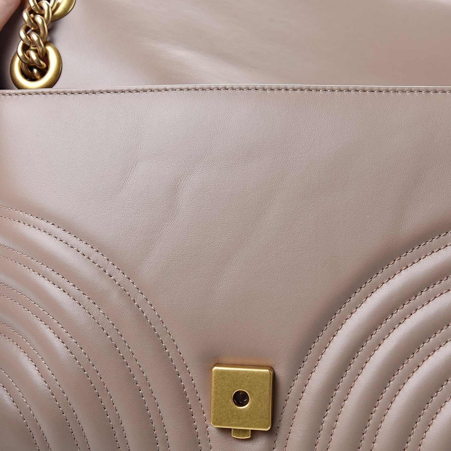 Calfskin Matelasse Medium GG Marmont Shoulder Bag Porcelain Rose