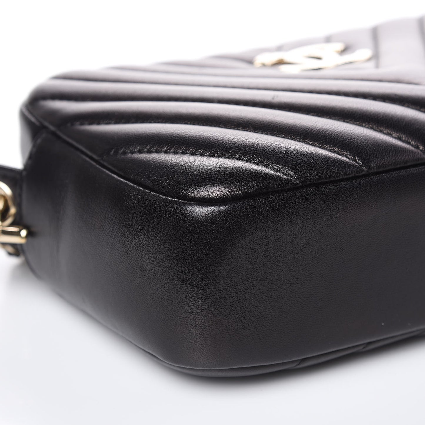 Lambskin Chevron Quilted Camera Case Black