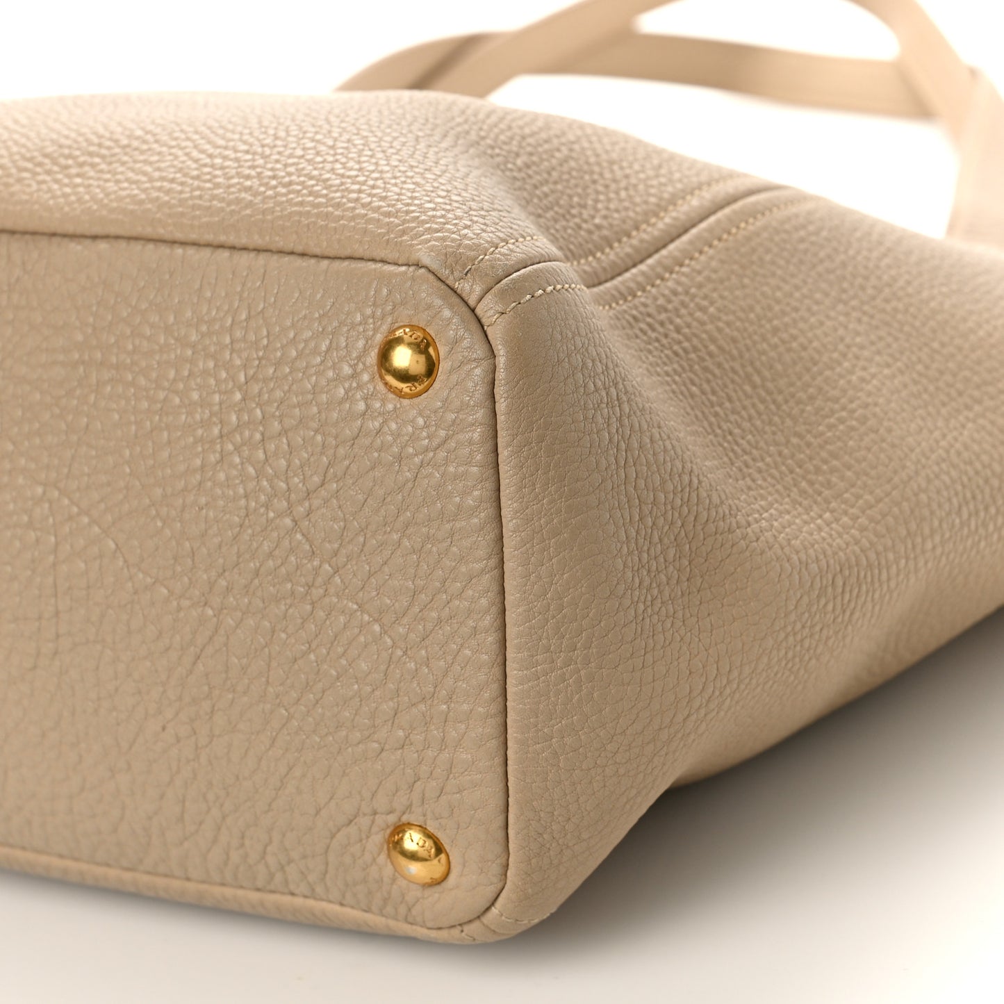 Vitello Daino Shoulder Bag Sabbia