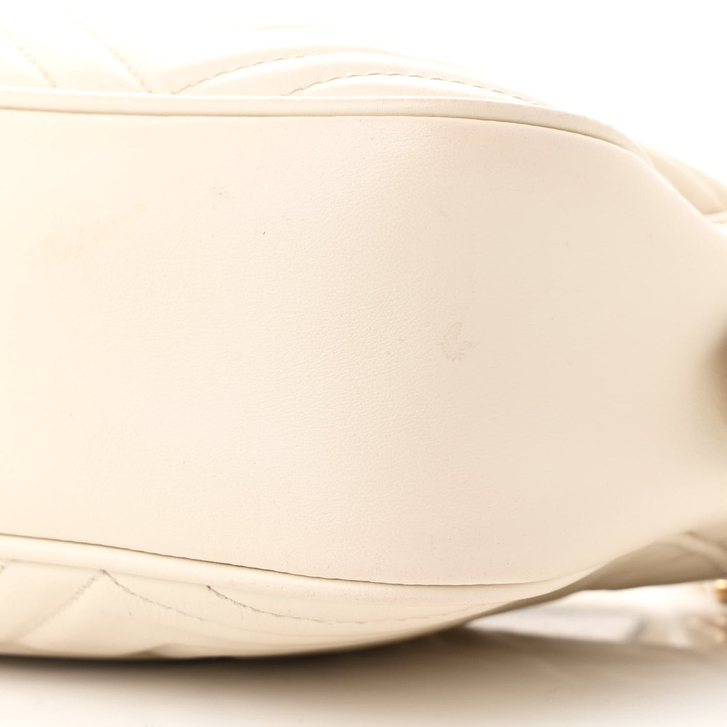 Calfskin Matelasse Small GG Marmont Chain Shoulder Bag White