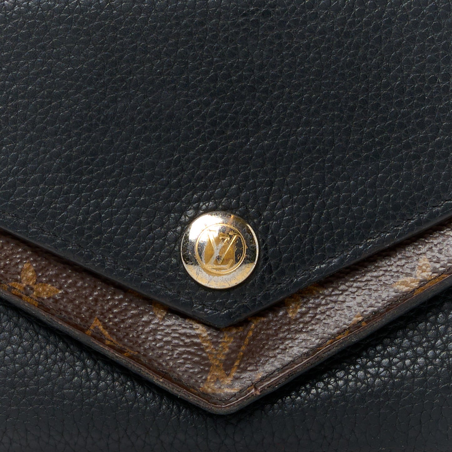 Calfskin Double V Wallet Black