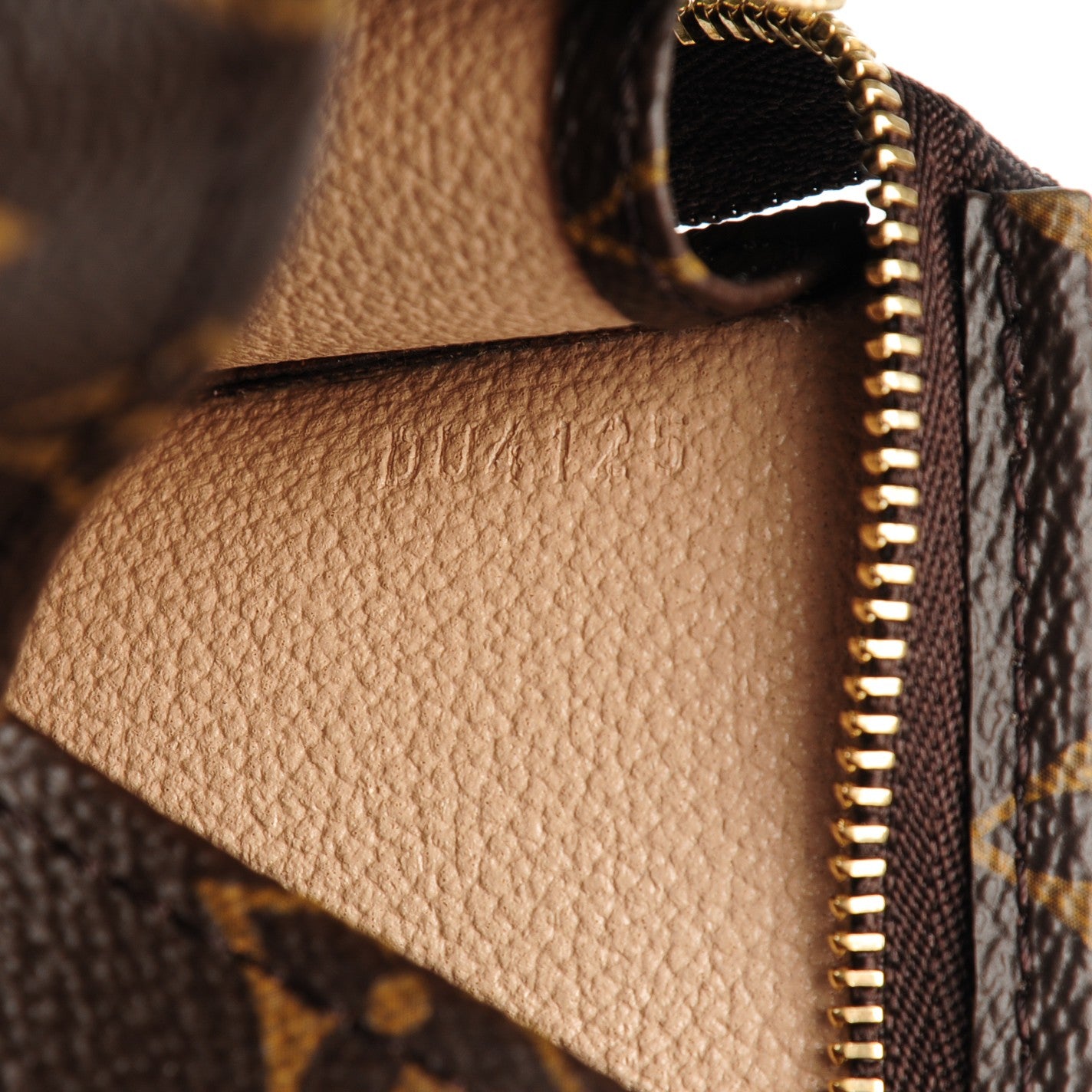Louis Vuitton Monogram Toiletry Pouch 15 7 of 7