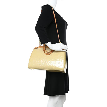 Louis Vuitton Vernis Brea GM Blanc Corail 2 of 16