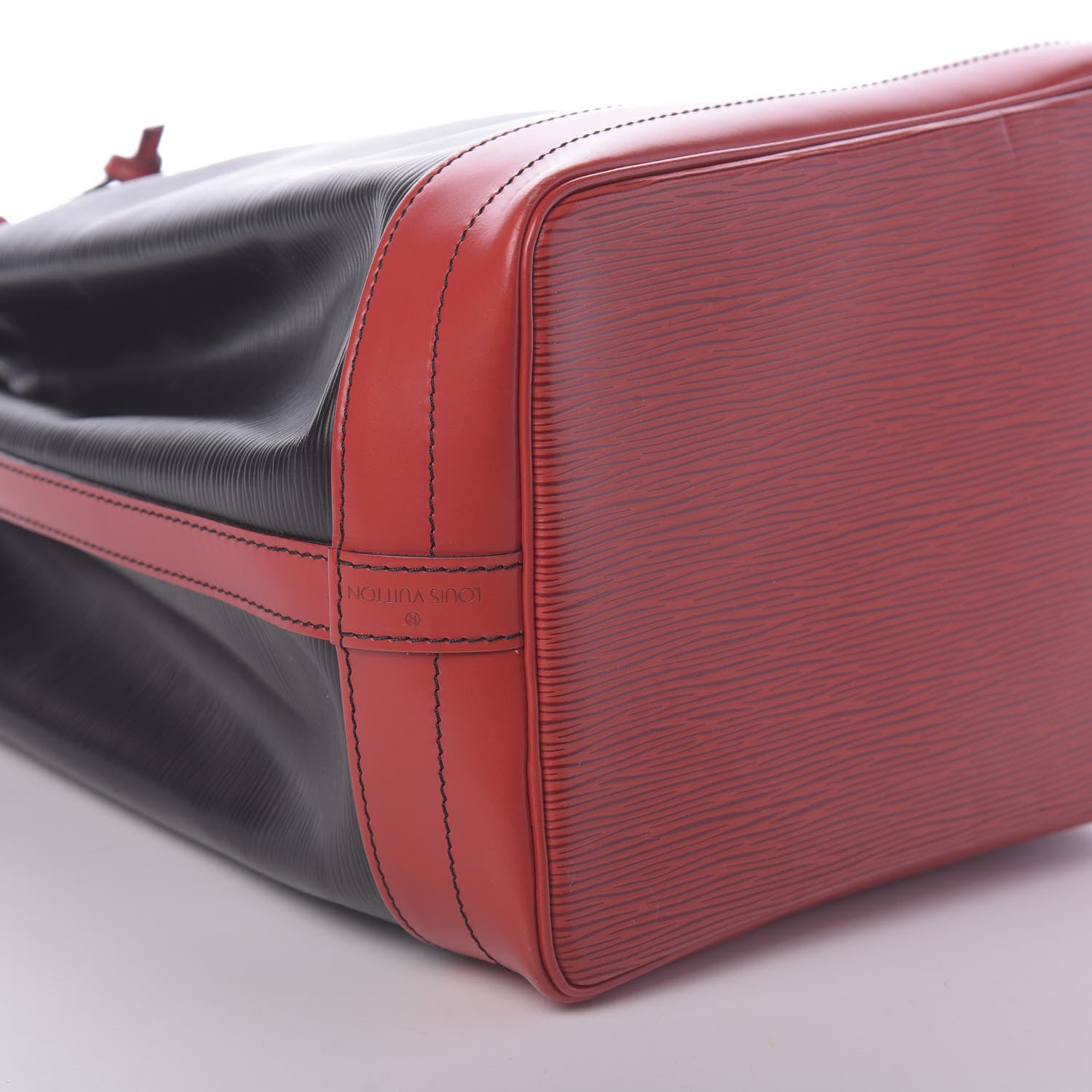 Louis Vuitton Epi Bi-Color Noe Castillan Red Black 7 of 14