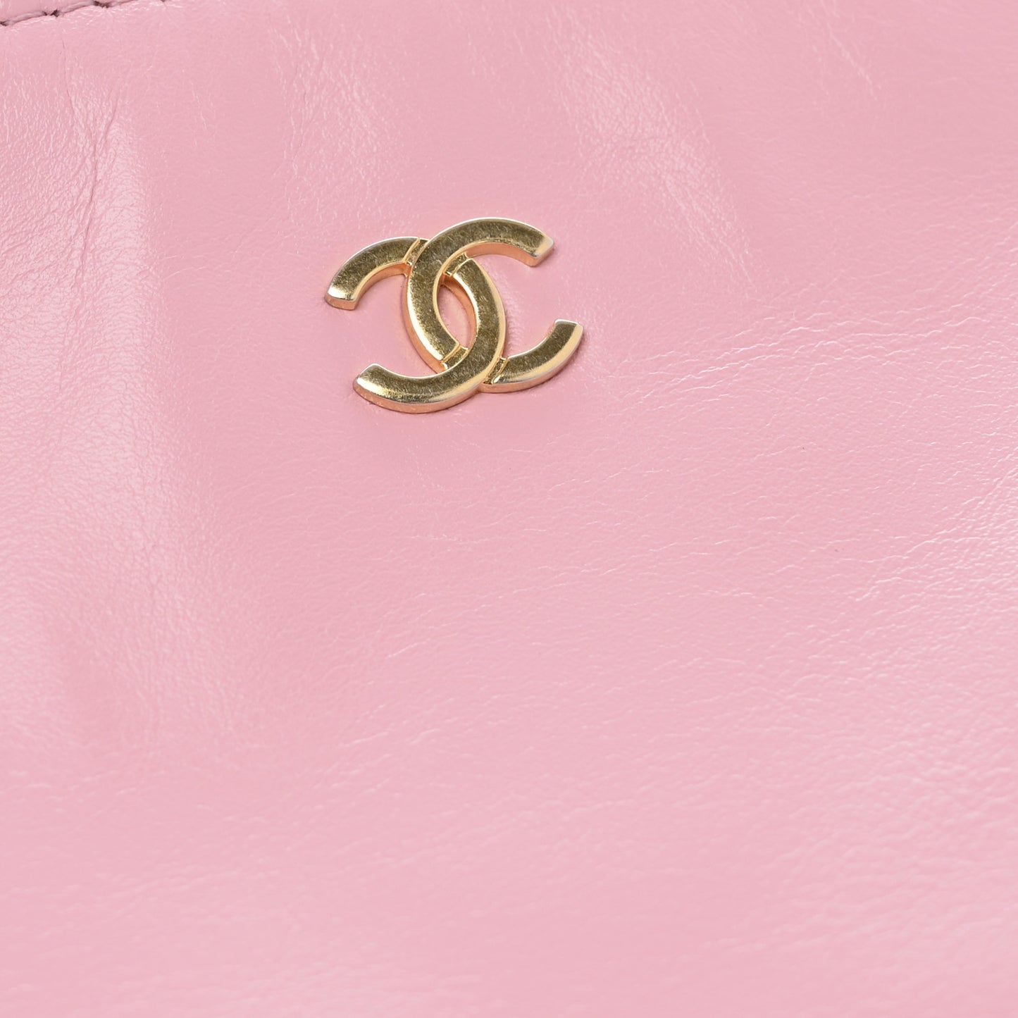 Shiny Calfskin Chanel 22 Removable Pouch Pink
