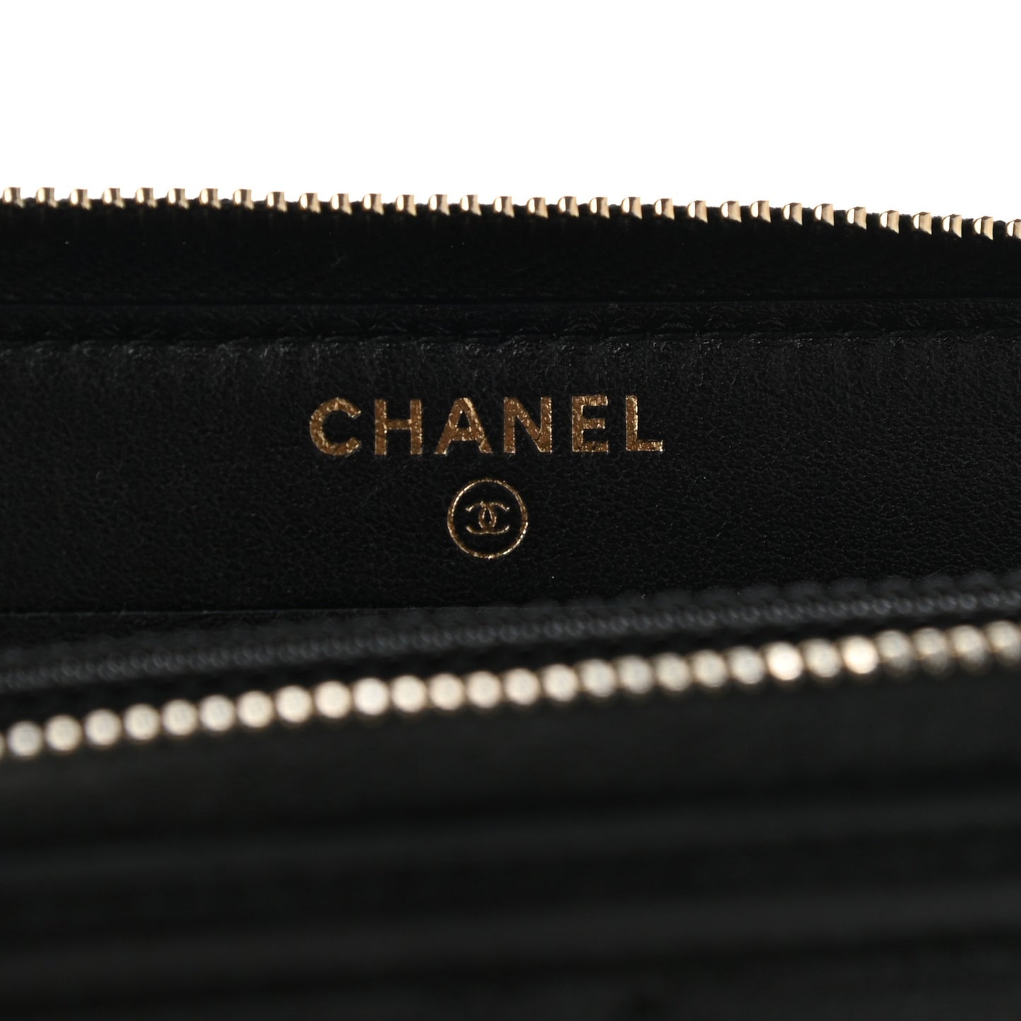 Caviar Quilted Medium Filigree Zip Around Wallet Black