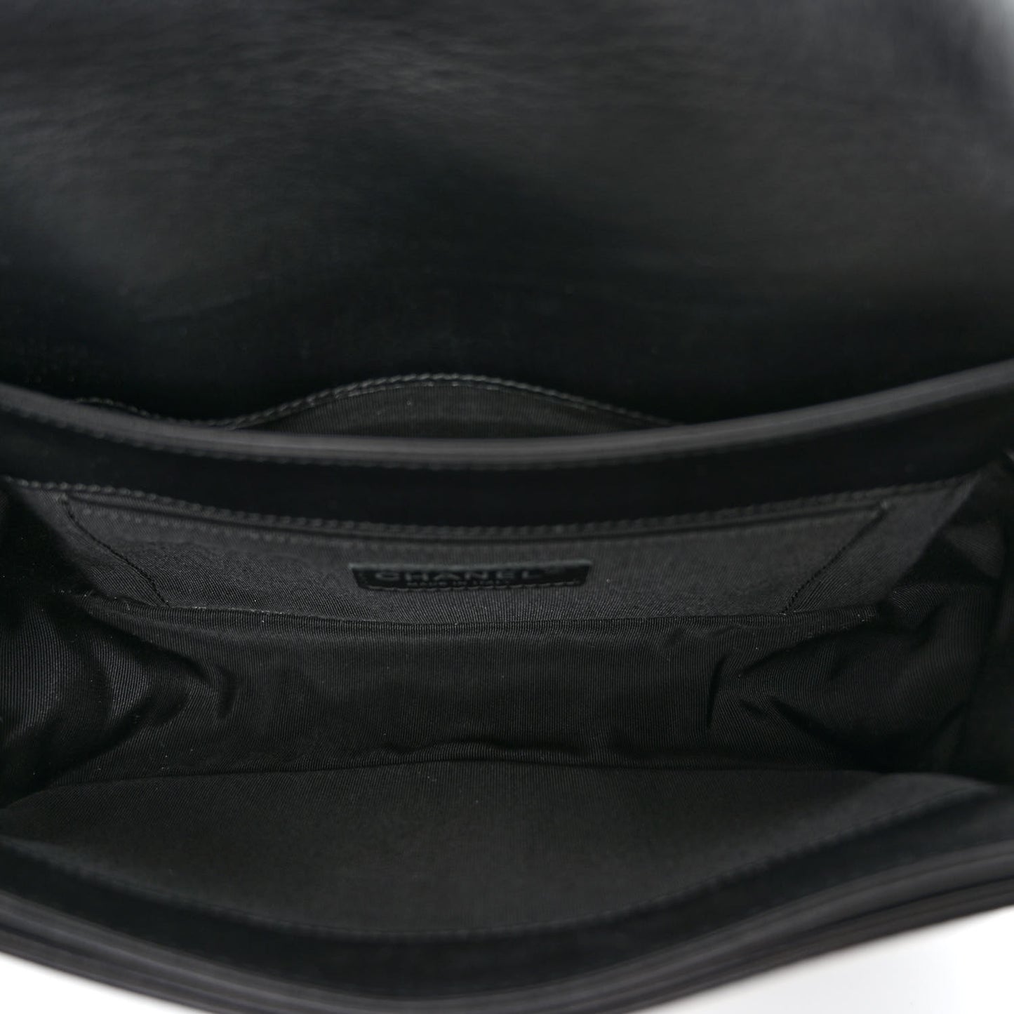 Calfskin Enchained Medium Boy Flap Black