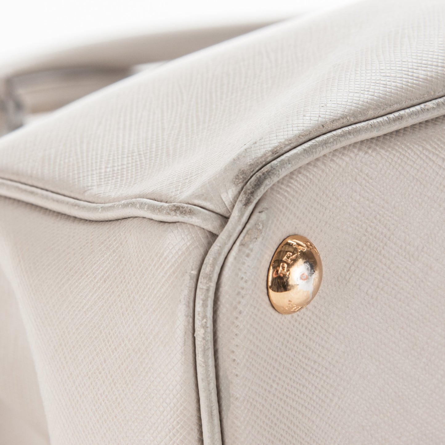 Saffiano Medium Galleria Double Zip Tote Pomice