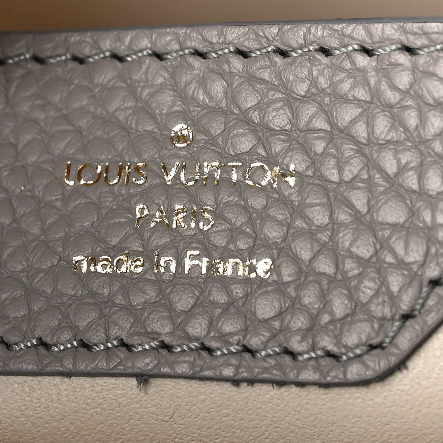 Taurillon Moonstone Capucines MM Galet