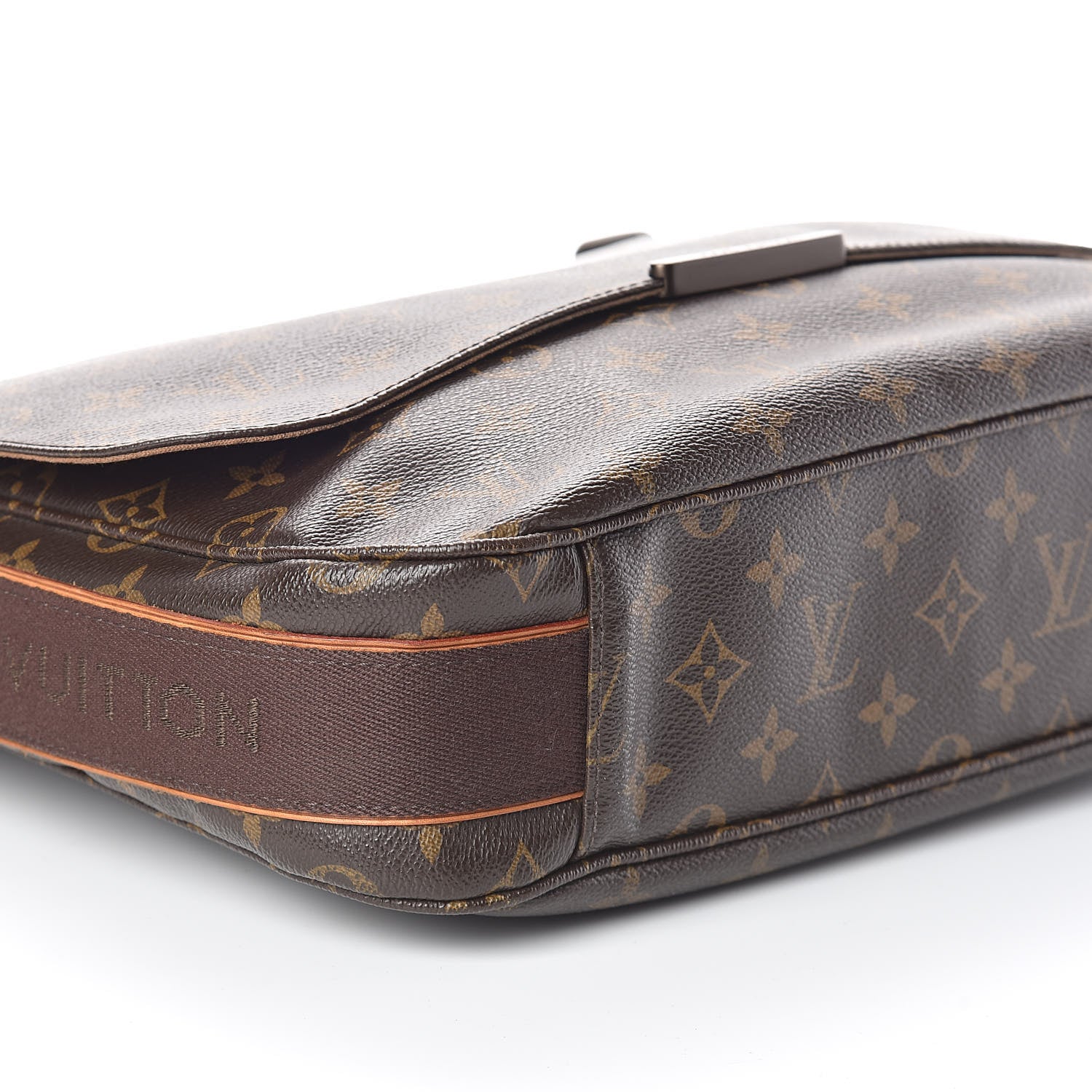 Louis Vuitton Monogram Beaubourg MM Messenger Bag 8 of 9