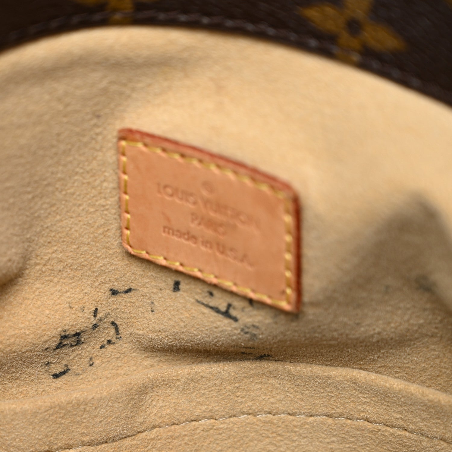 Louis Vuitton Monogram Artsy MM 12 of 14