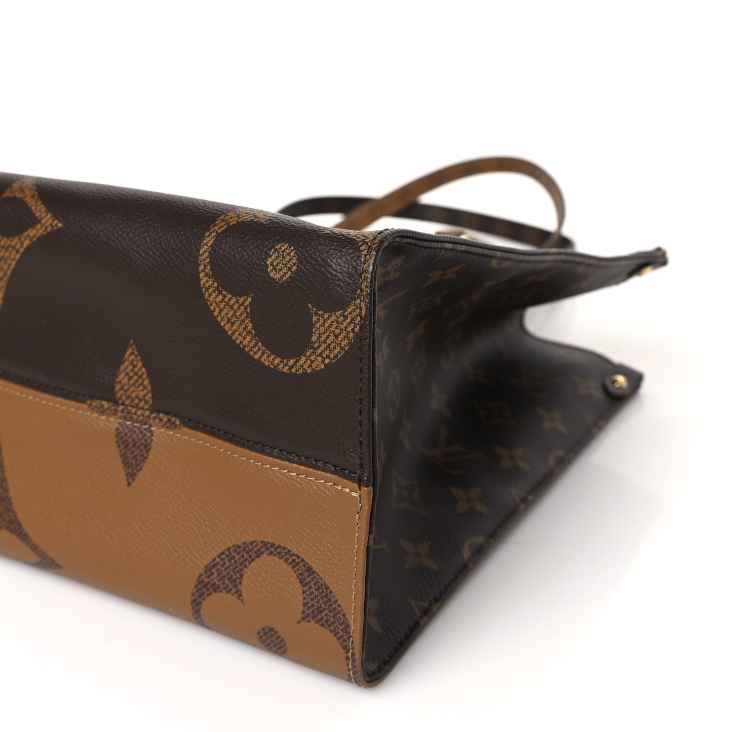 Reverse Monogram Giant Onthego MM