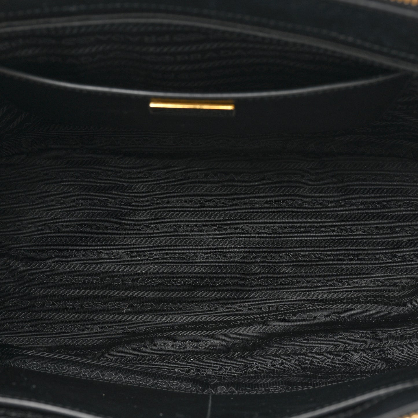 Saffiano Medium Galleria Double Zip Tote Black
