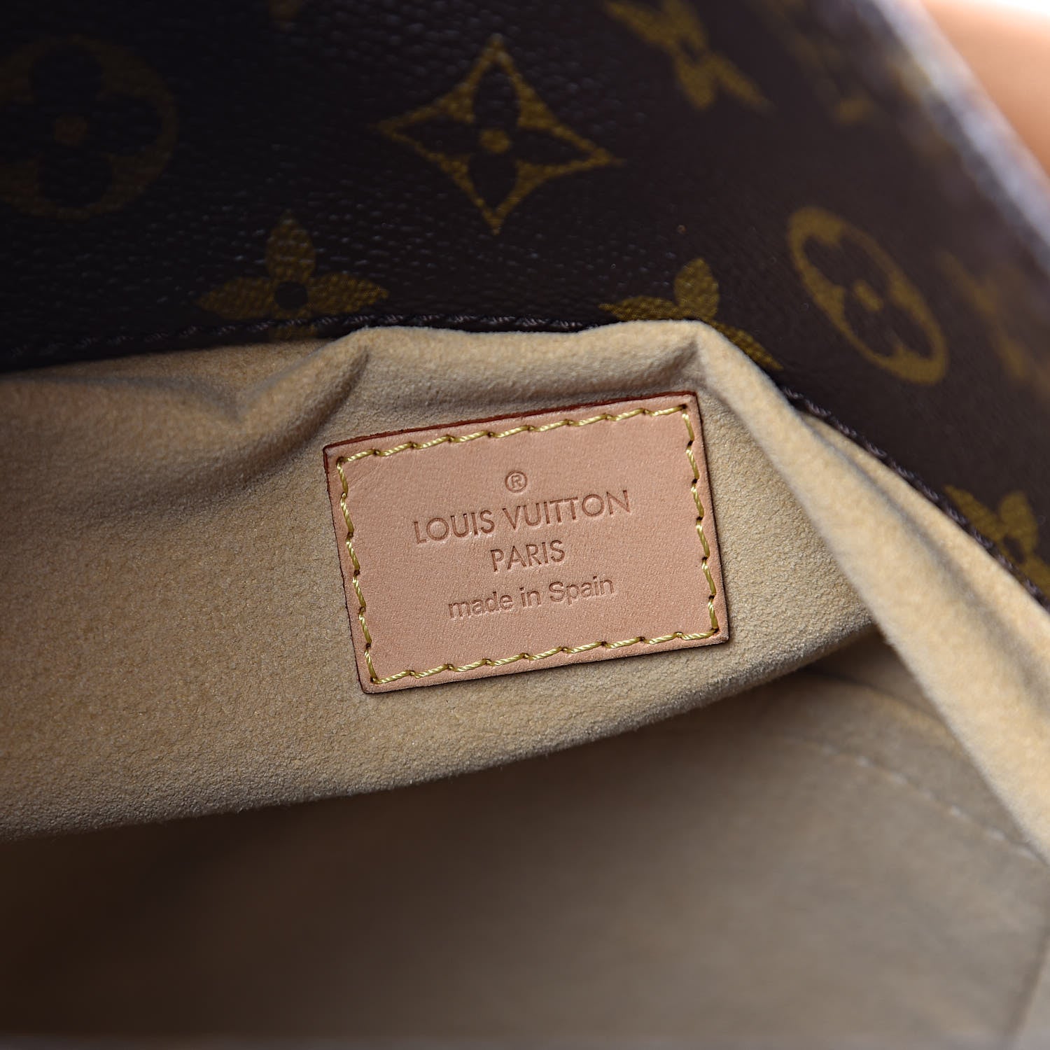 Louis Vuitton Monogram Artsy MM 6 of 10