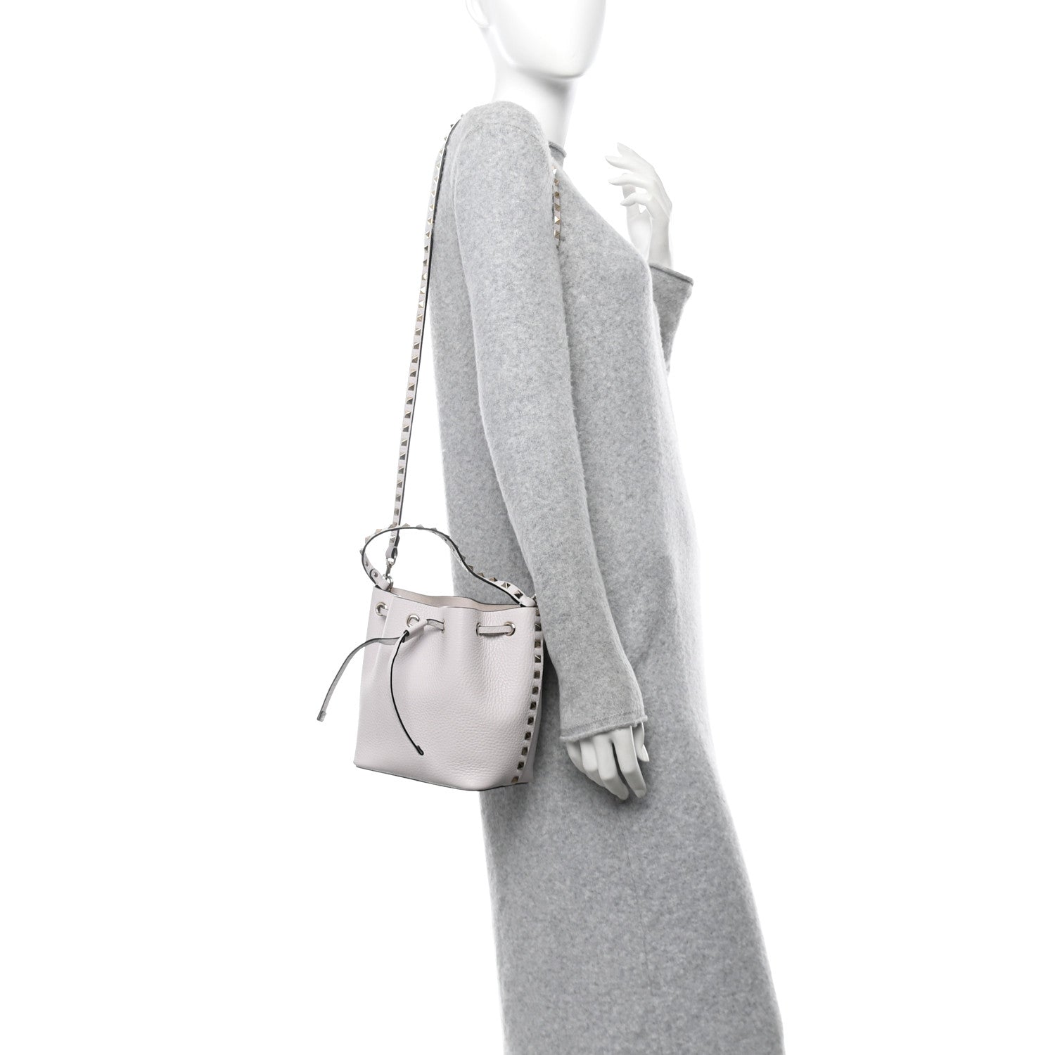 Valentino Garavani Grainy Calfskin Calfskin Rockstud Bucket Bag Light Grey 2 of 12