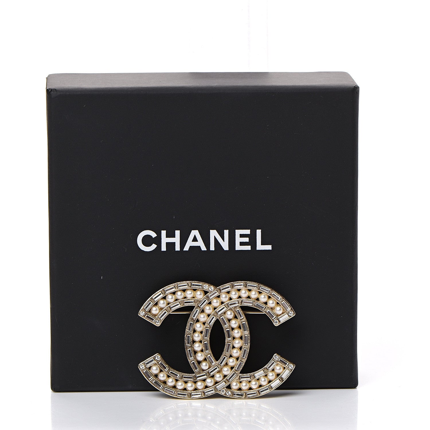Chanel Pearl CC Brooch Gold 4 of 4