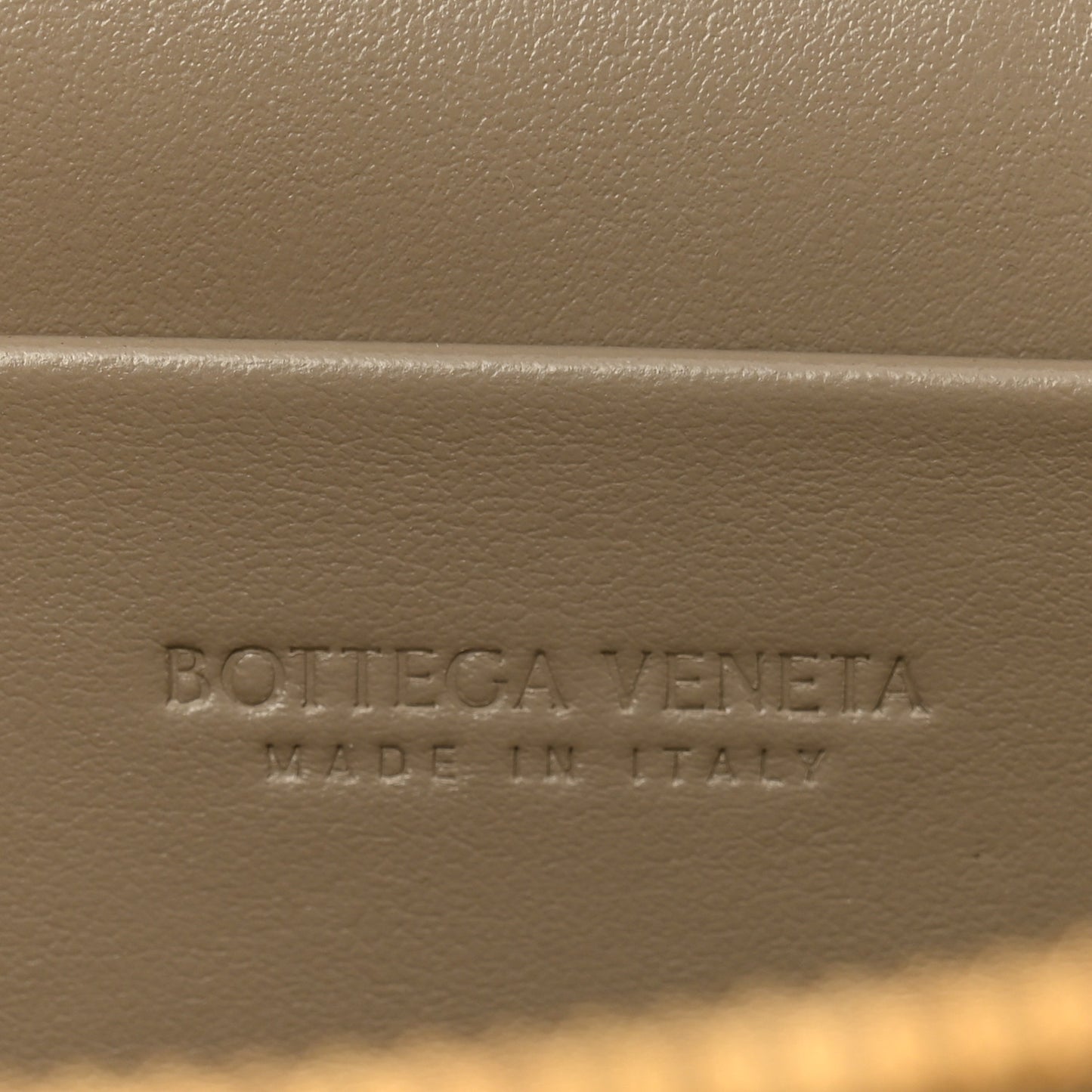 Calfskin Intrecciato Bang Bang Vanity Case Limestone