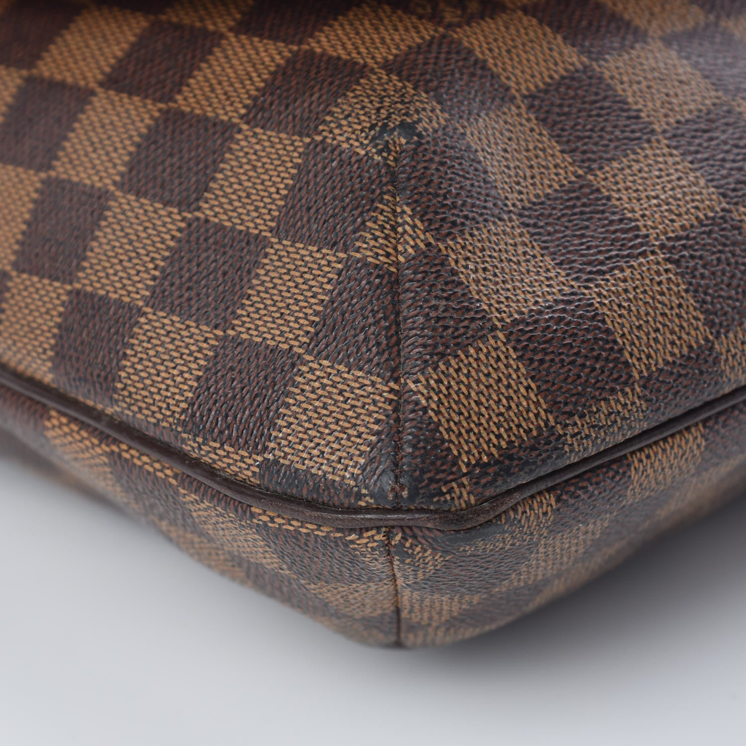Louis Vuitton Damier Ebene Musette GM 15 of 17