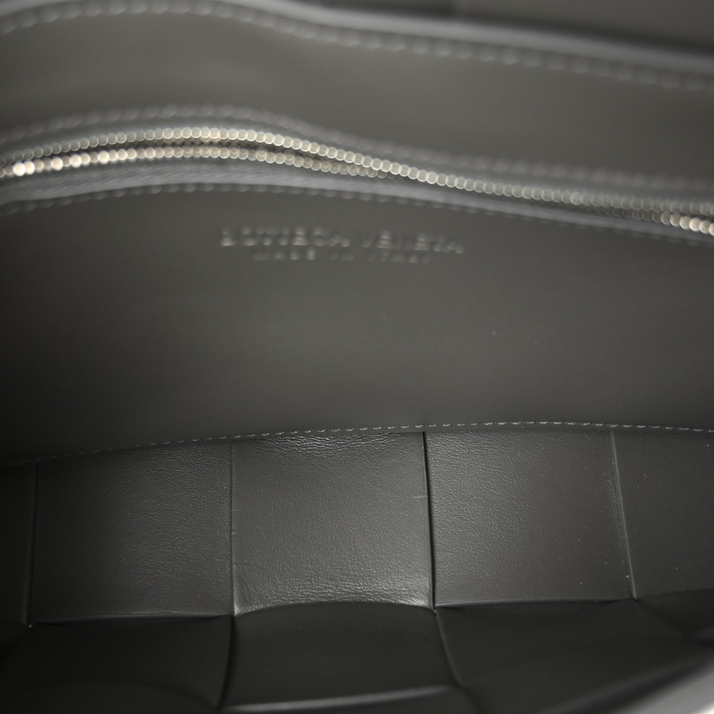 Calfskin Maxi Intrecciato Versatile Cassette Bag Thunder