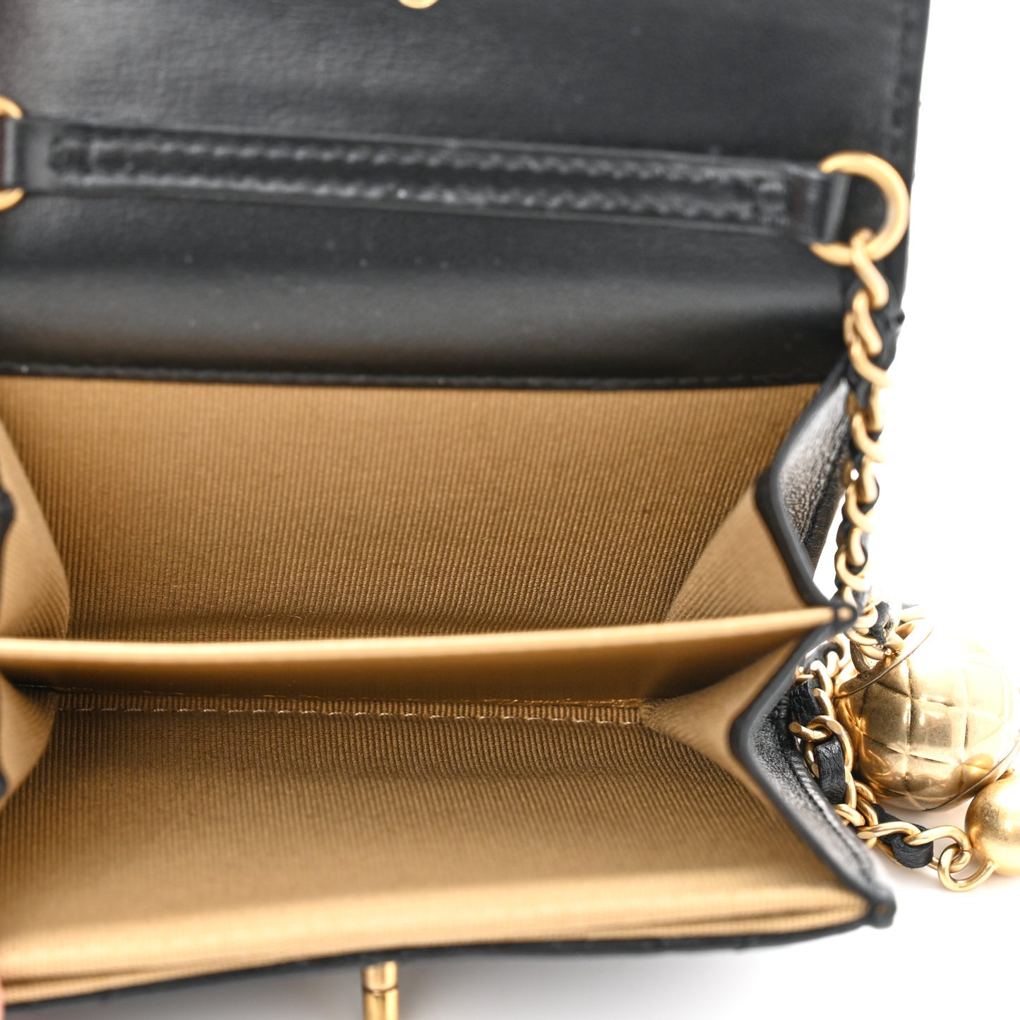 Lambskin Quilted Pearl Crush Clutch With Chain Black