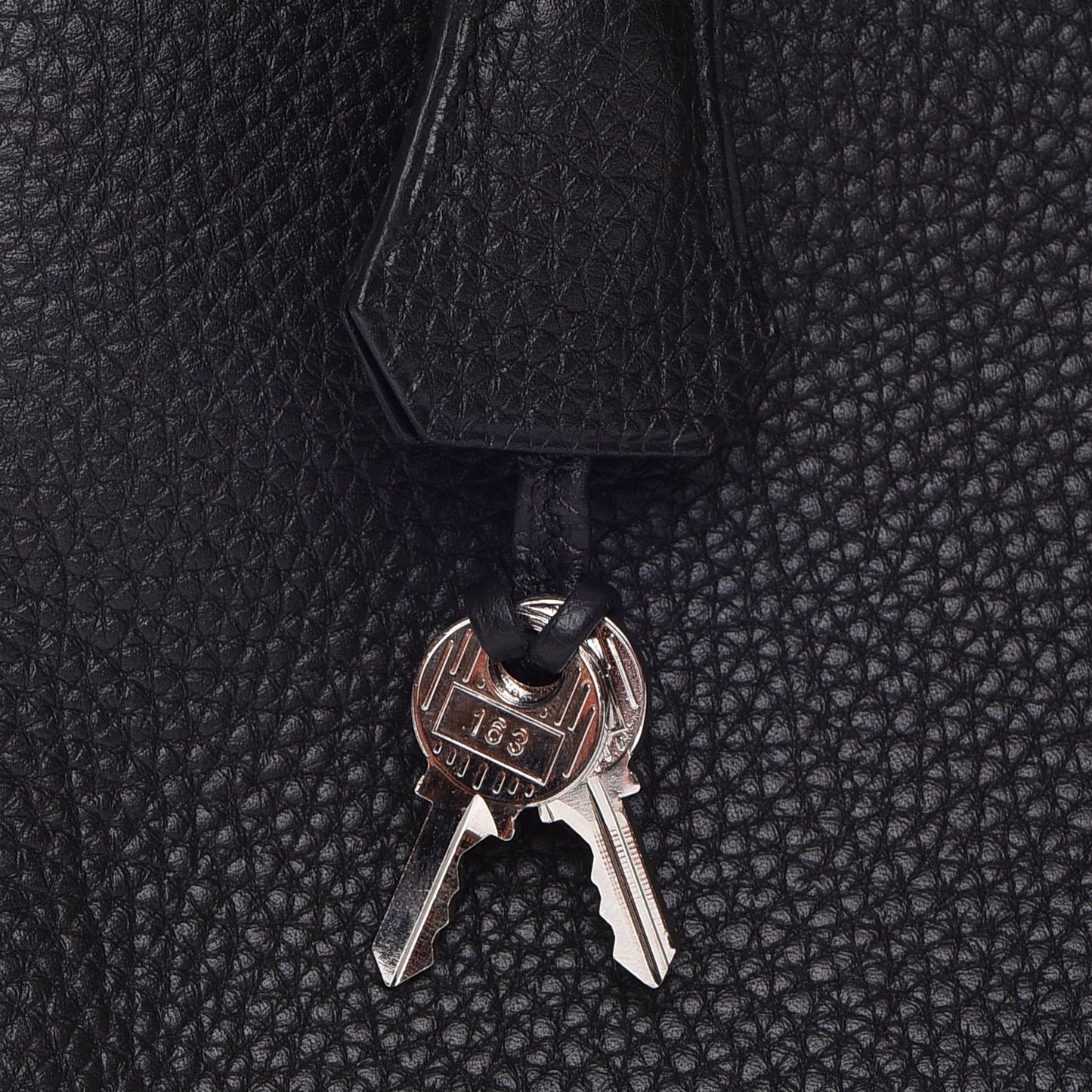 Togo Kelly Retourne 32 Black