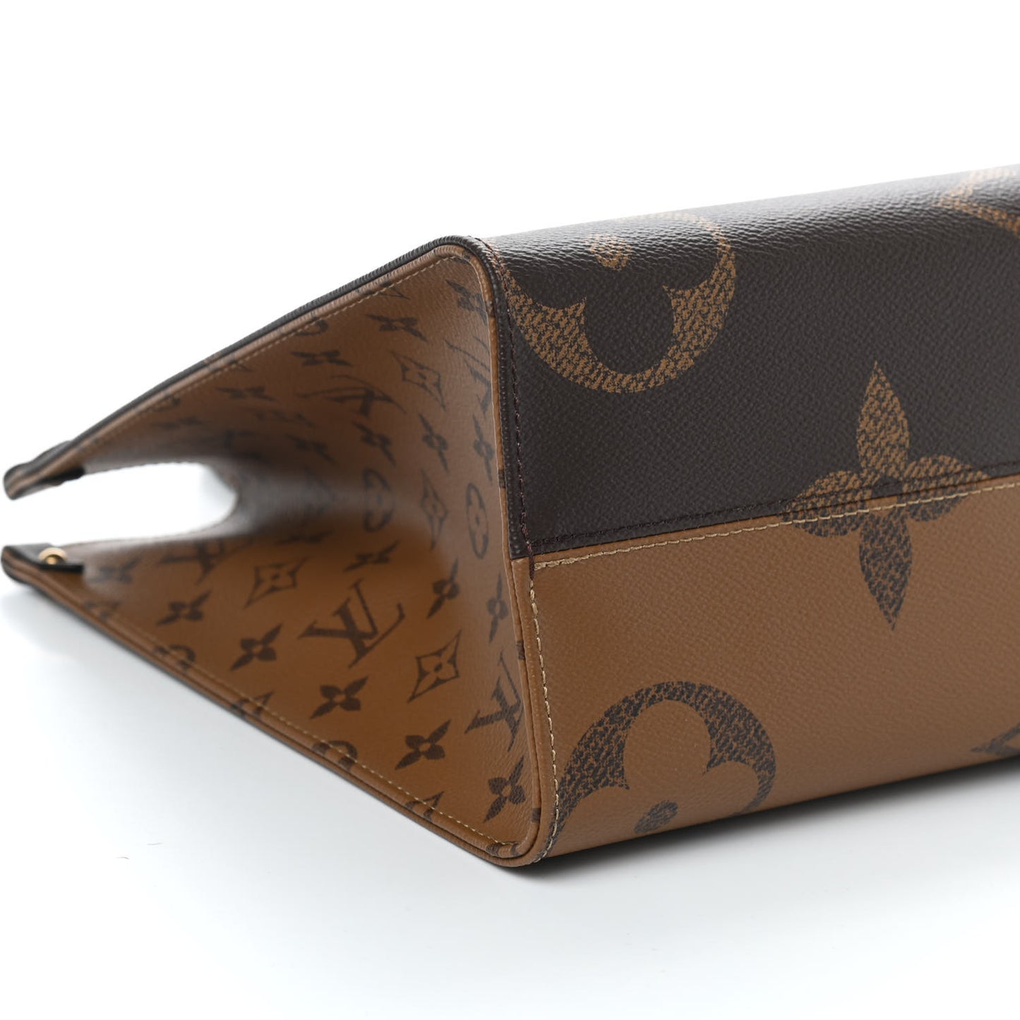 Reverse Monogram Giant Onthego MM