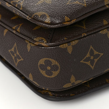 Louis Vuitton Monogram Pochette Metis 7 of 8
