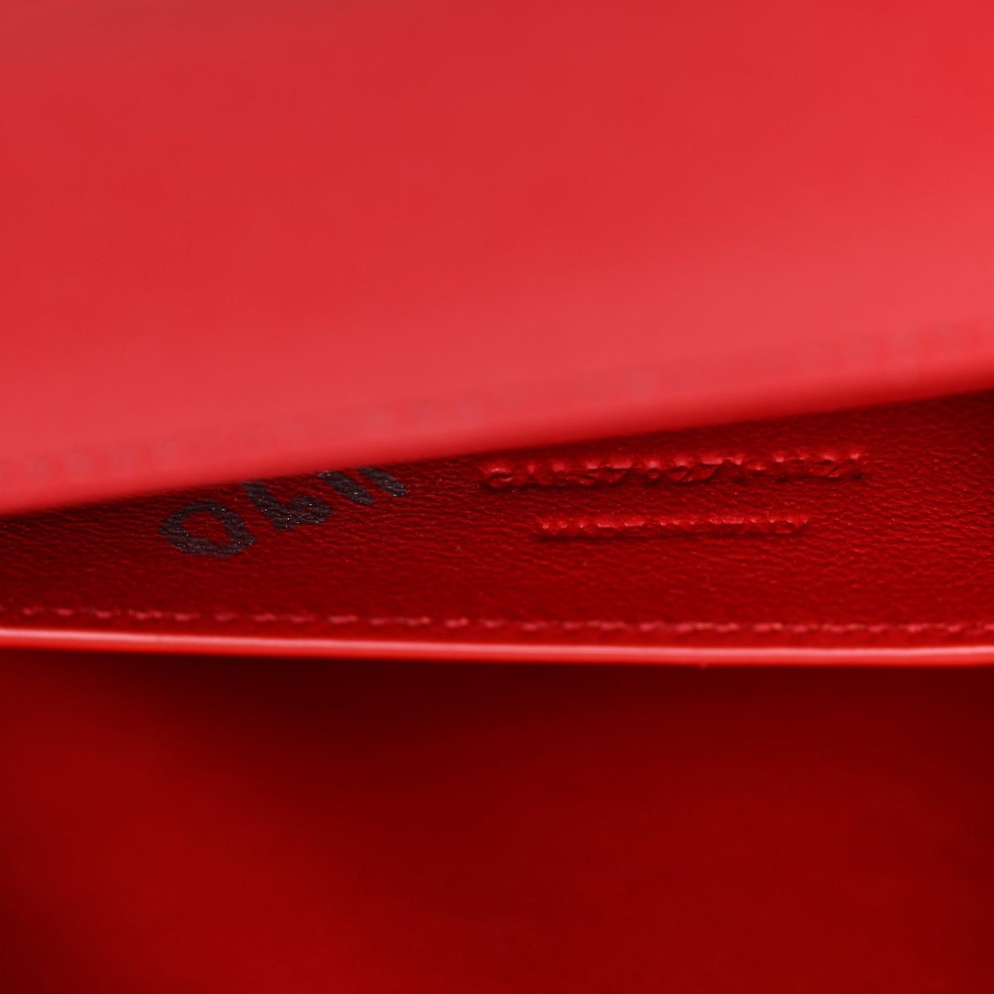 Smooth Calfskin Manhattan Shoulder Bag Rouge Eros