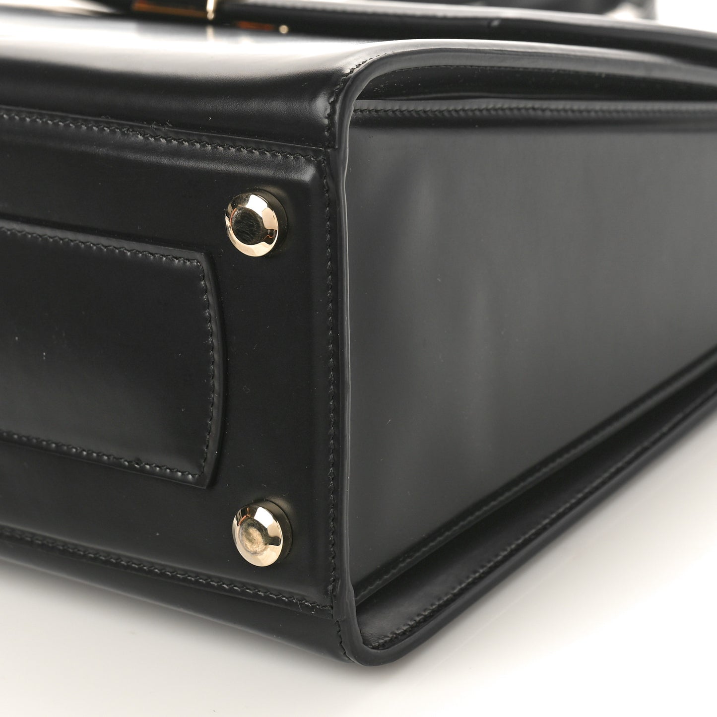 Smooth Calfskin Medium Boxyz Black