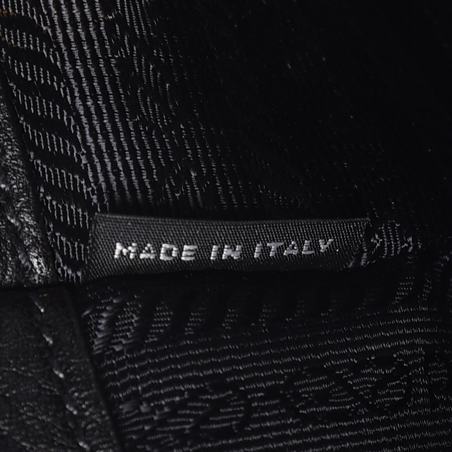 Vitello Daino Tote Nero Black