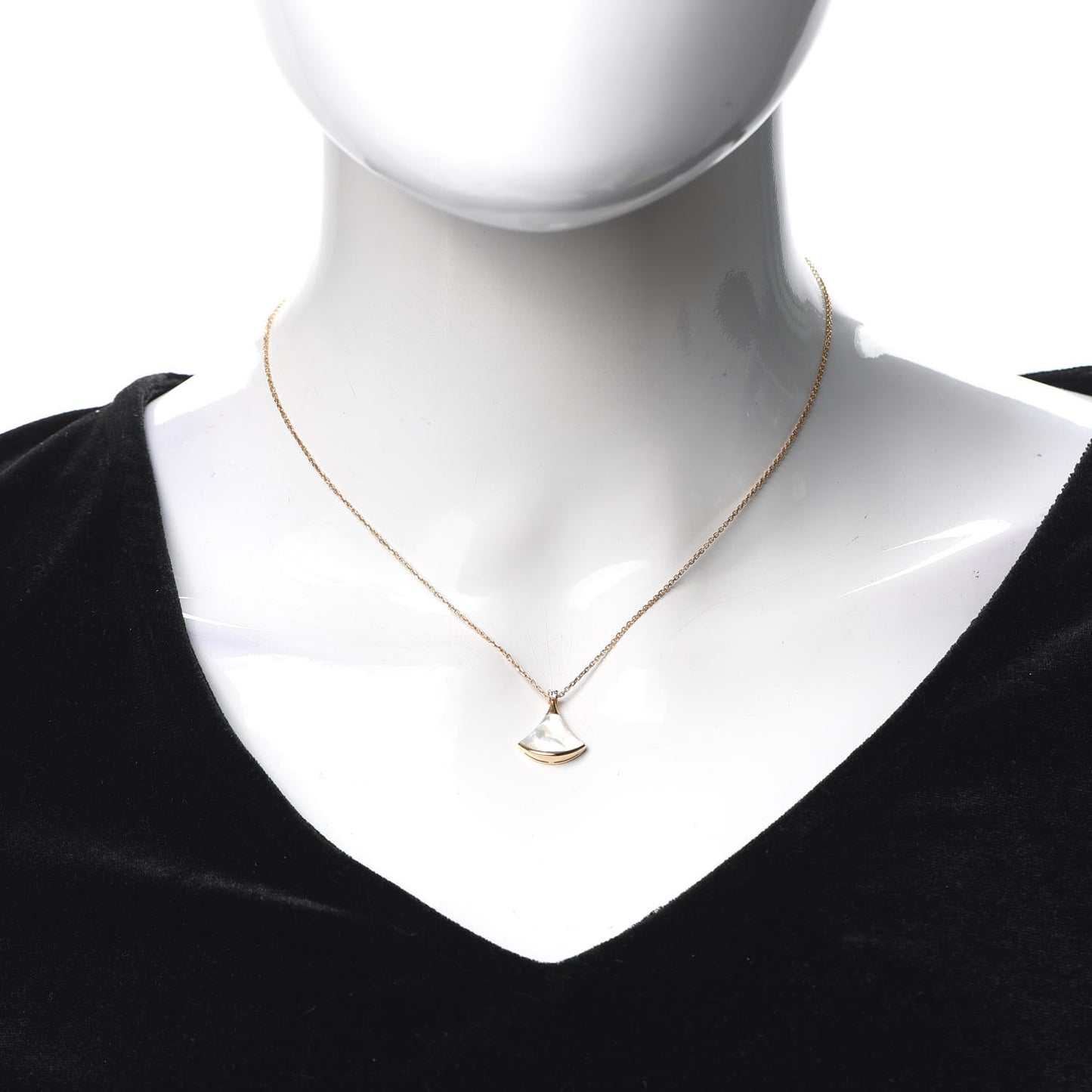 18K Rose Gold Diamond Mother of Pearl Small Divas' Dream Pendant Necklace