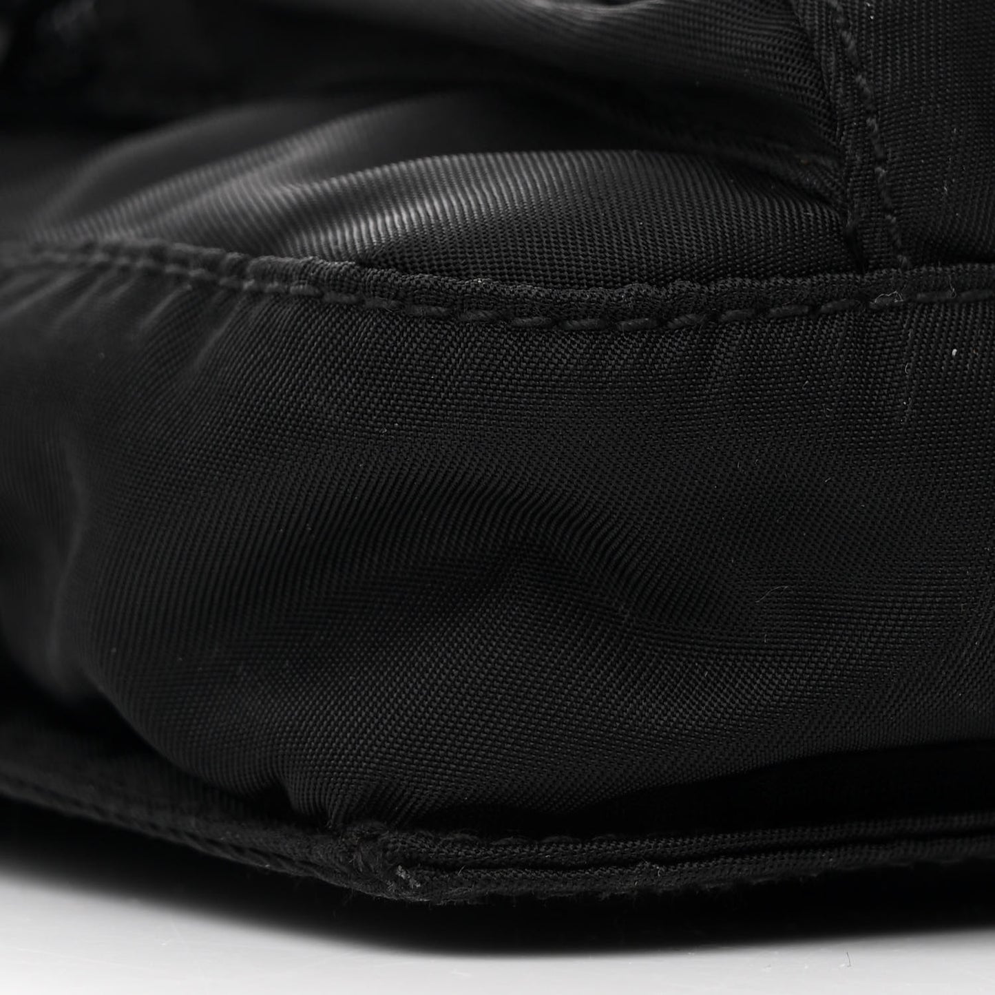 Nylon Vela Messenger Black