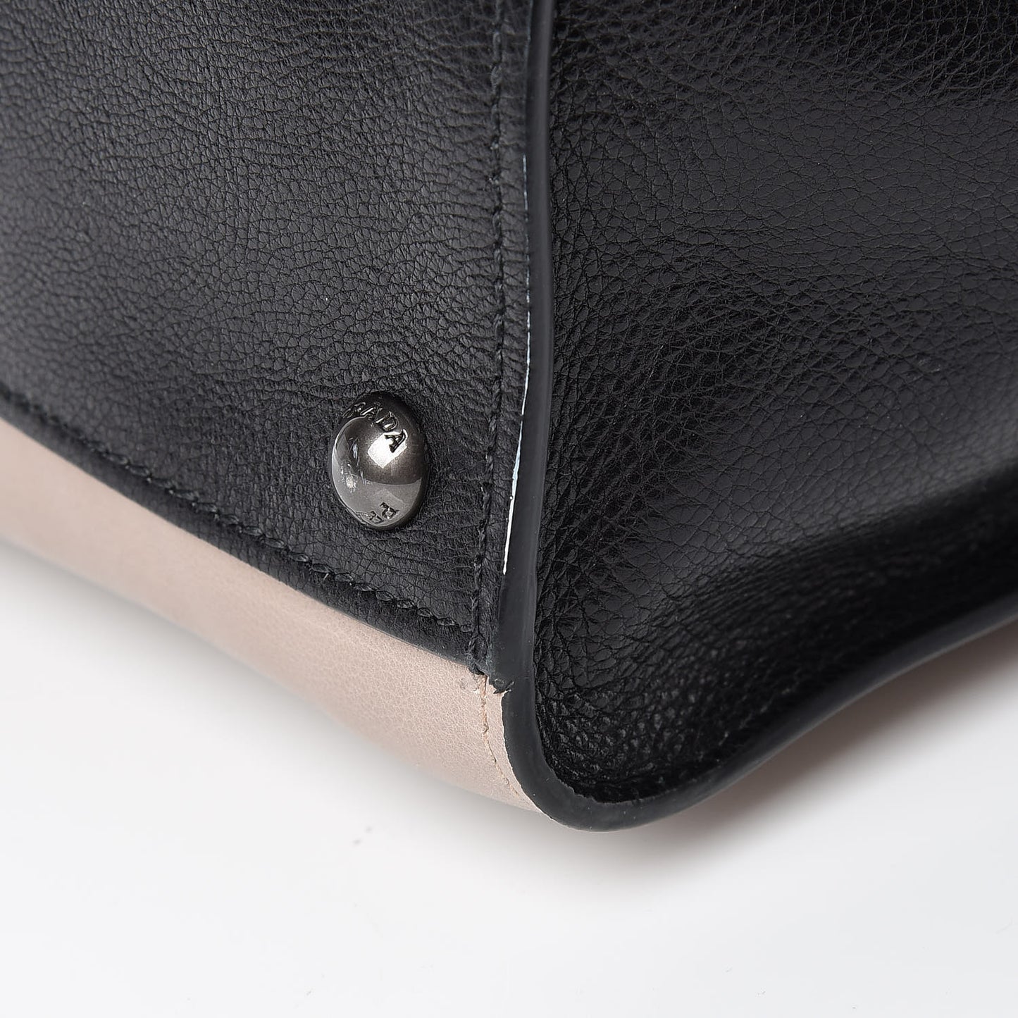 Glace Calf Bi-Color Twin Pocket Tote Pomice Black