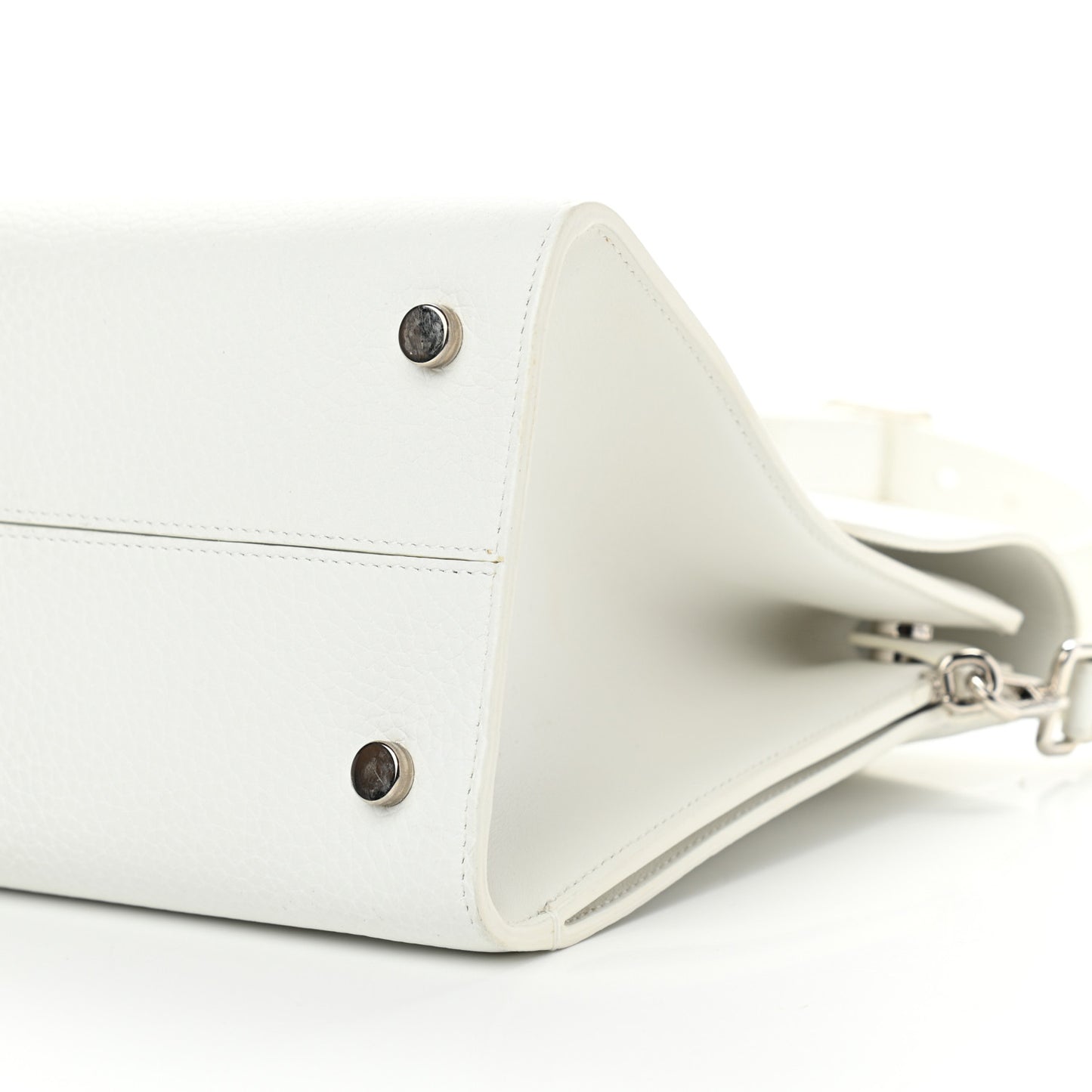Bullcalf Medium Diorever Flap White