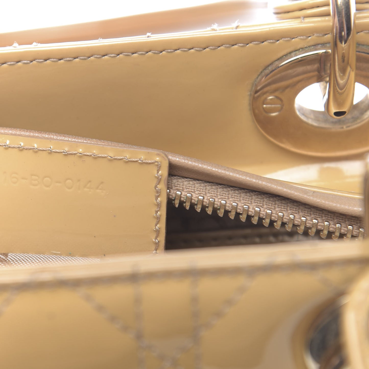 Patent Cannage Medium Lady Dior Beige