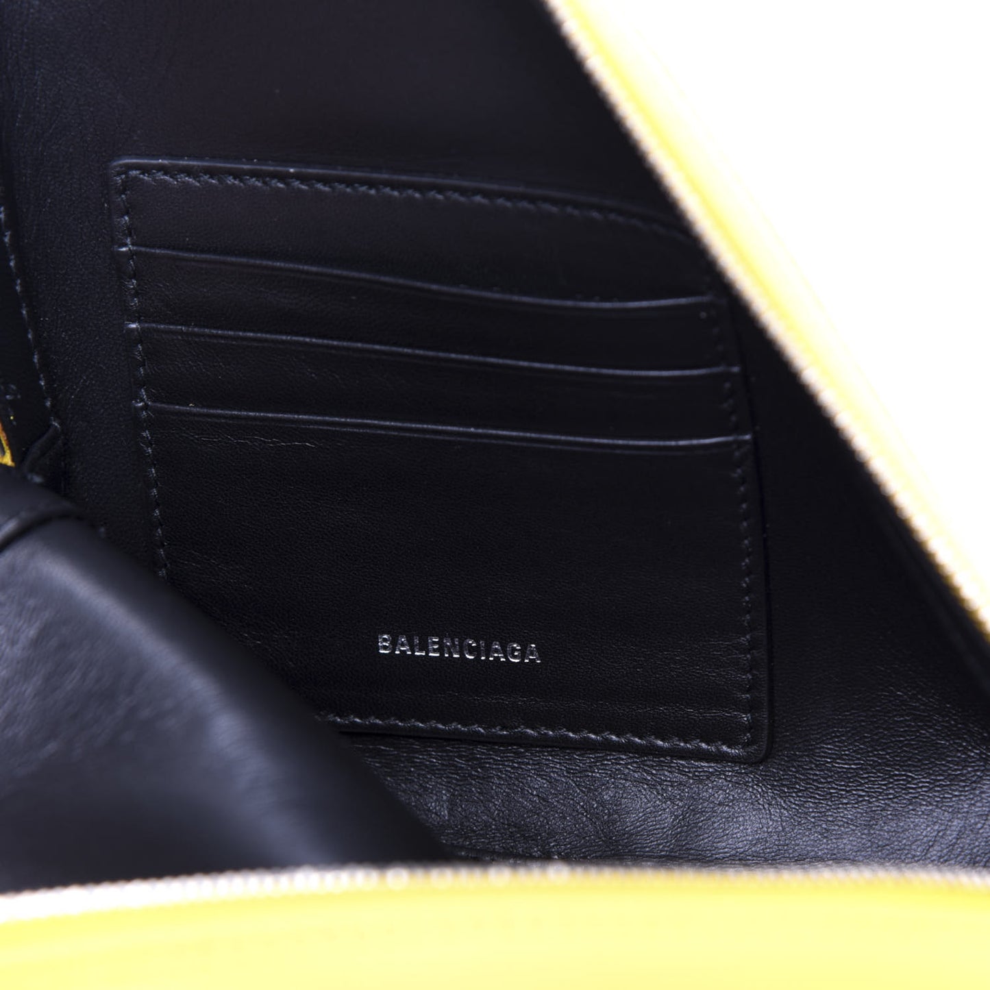 Shiny Day Calfskin Logo M Triangle Pouch Jaune Black