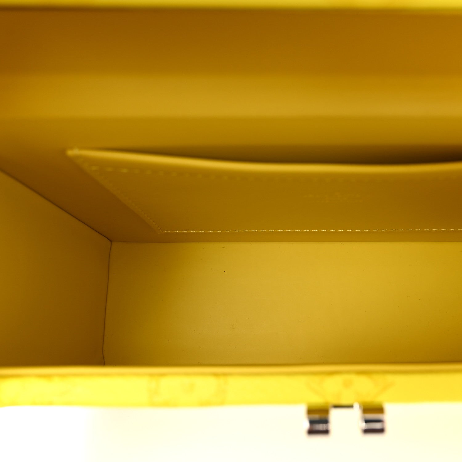 Louis Vuitton Vintage Monogram Everyday LV Clutch Trunk Jaune 5 of 9