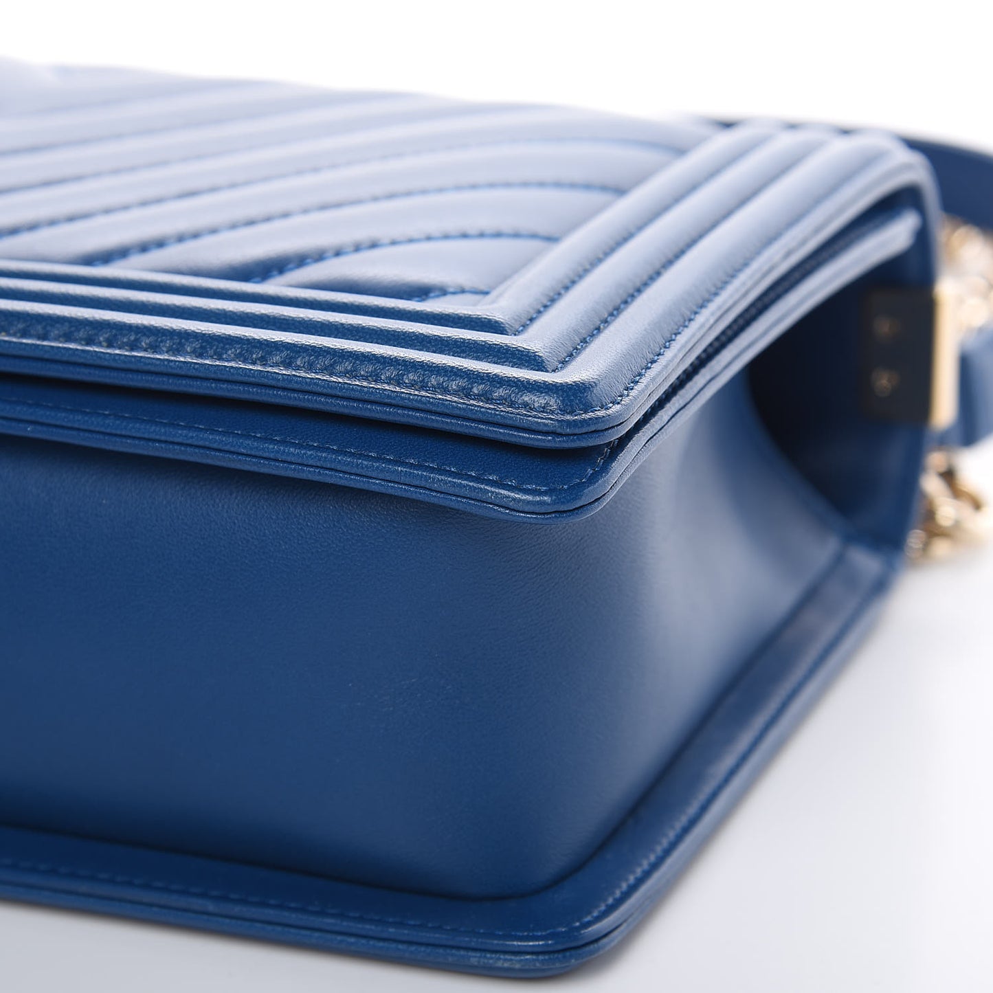 Lambskin Chevron Quilted New Medium Boy Flap Blue