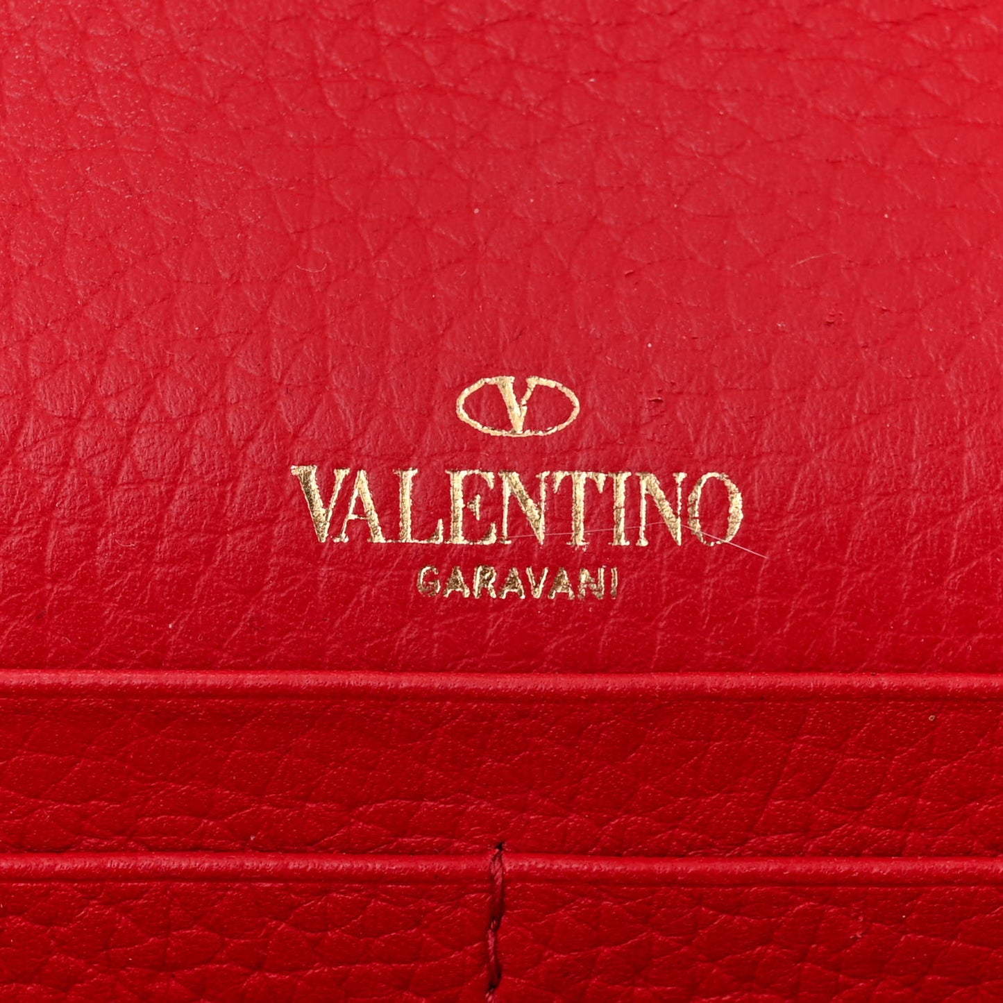 Pebbled Calfskin Rockstud Envelope Wallet on Chain Rosso Valentino