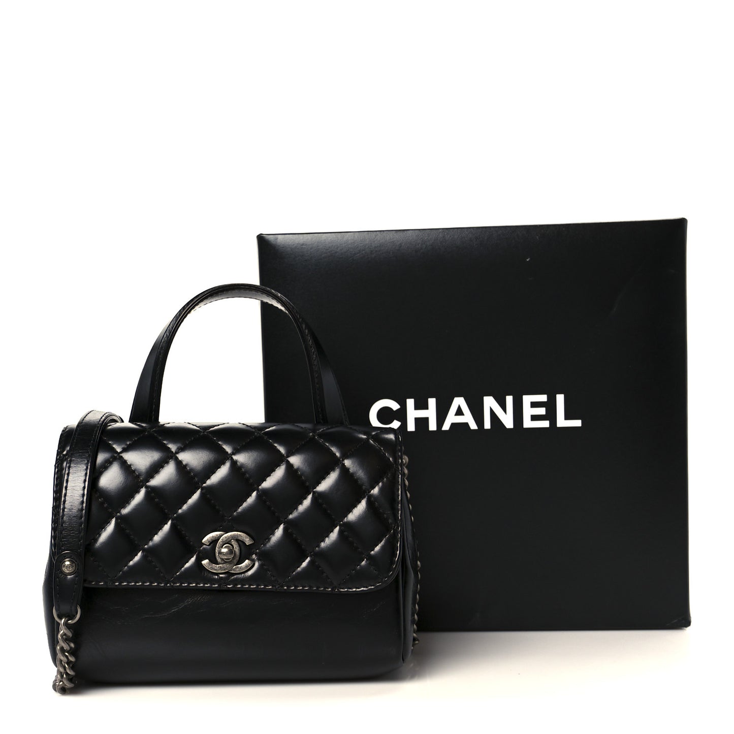 Glazed Calfskin Pilot Essentials Flap Black