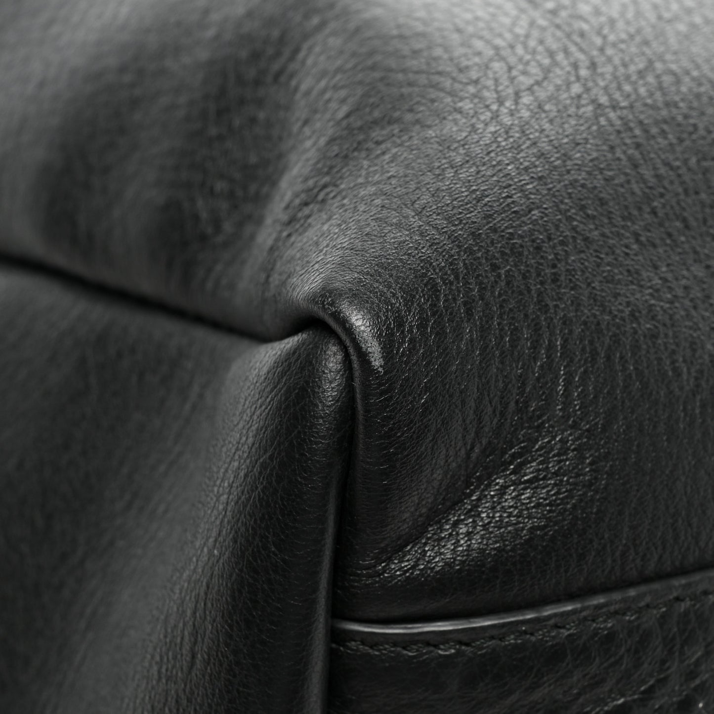 Pebbled Calfskin Large Everyday Tote Black