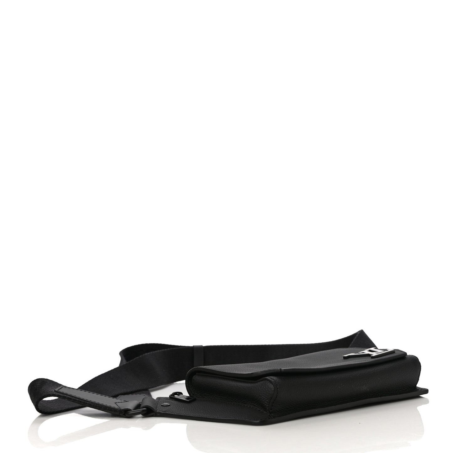 Grained Calfskin Aerogram Slingbag Black
