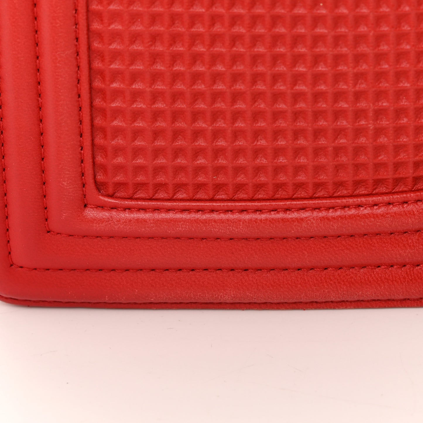 Lambskin Embossed New Medium Boy Cube Flap Red