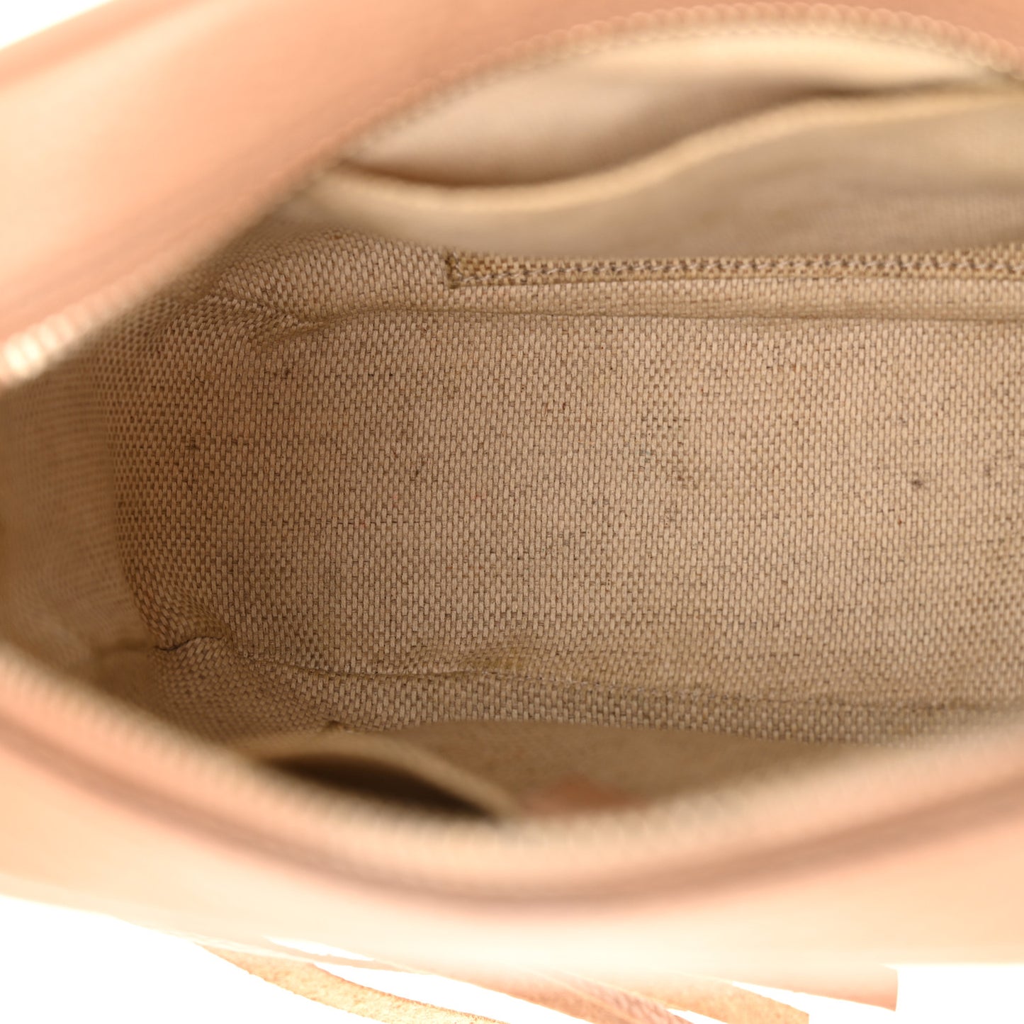 Pebbled Calfskin Small Soho Disco Bag Camelia
