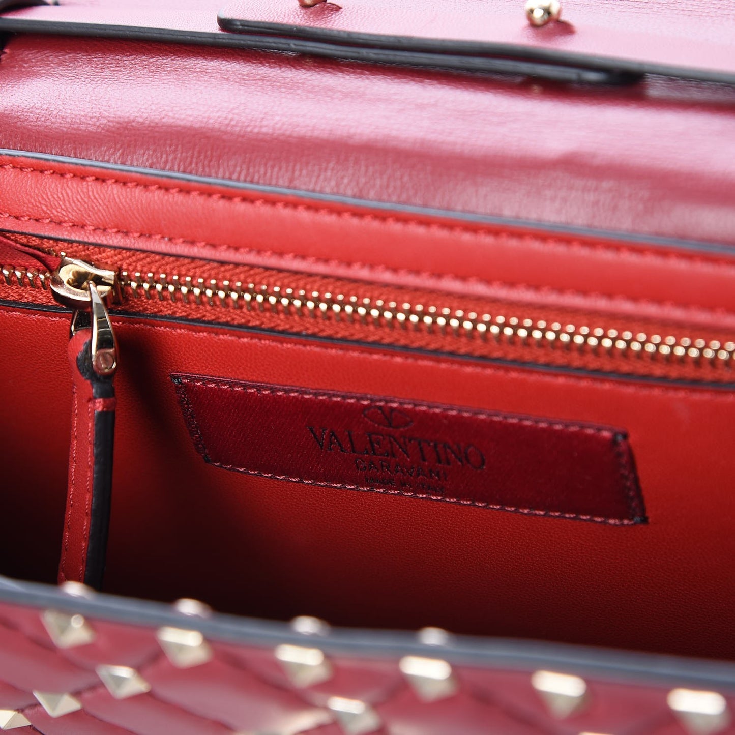 Nappa Rockstud Spike Wallet on Chain Rubino