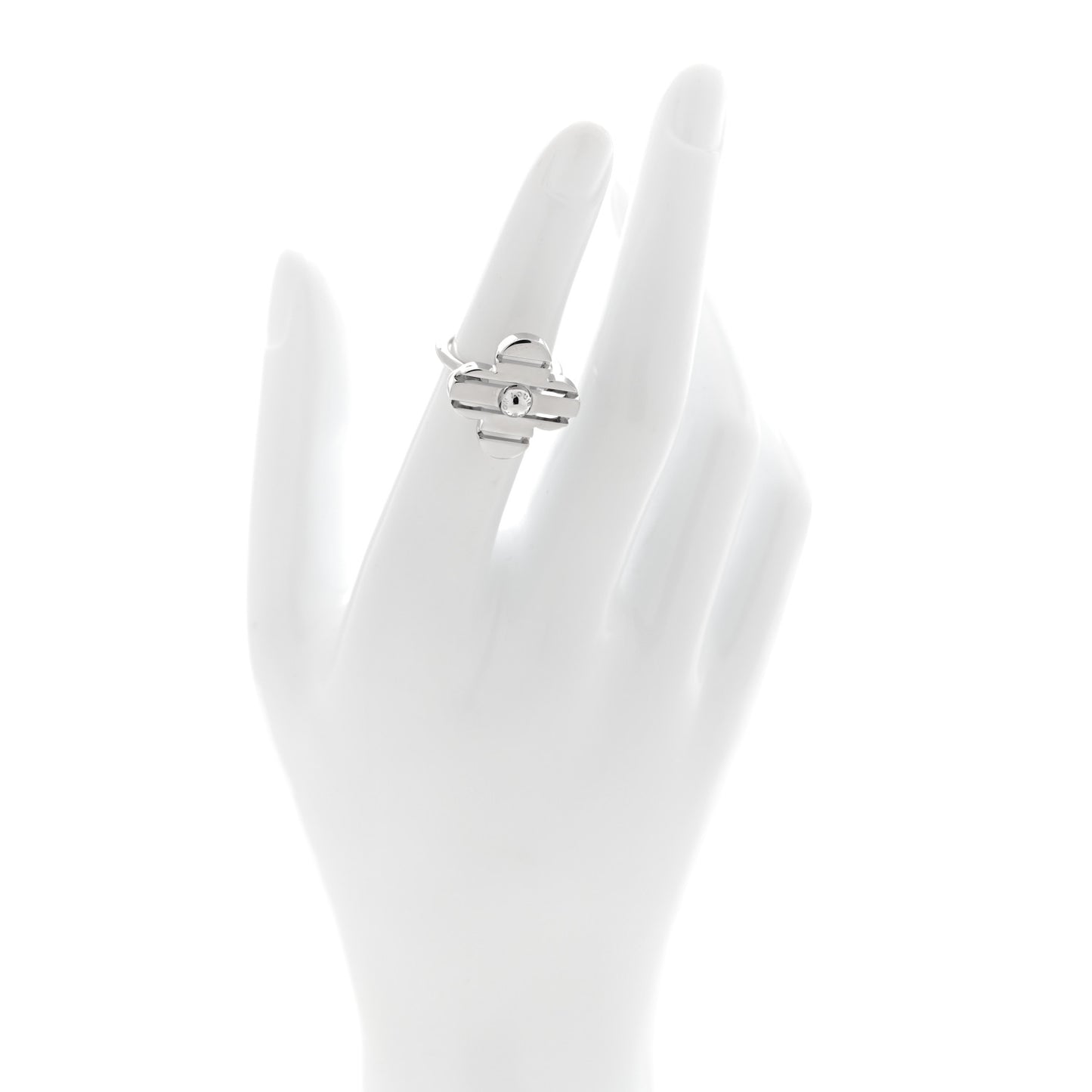 18K White Gold Petite Fleur Ring 47 4