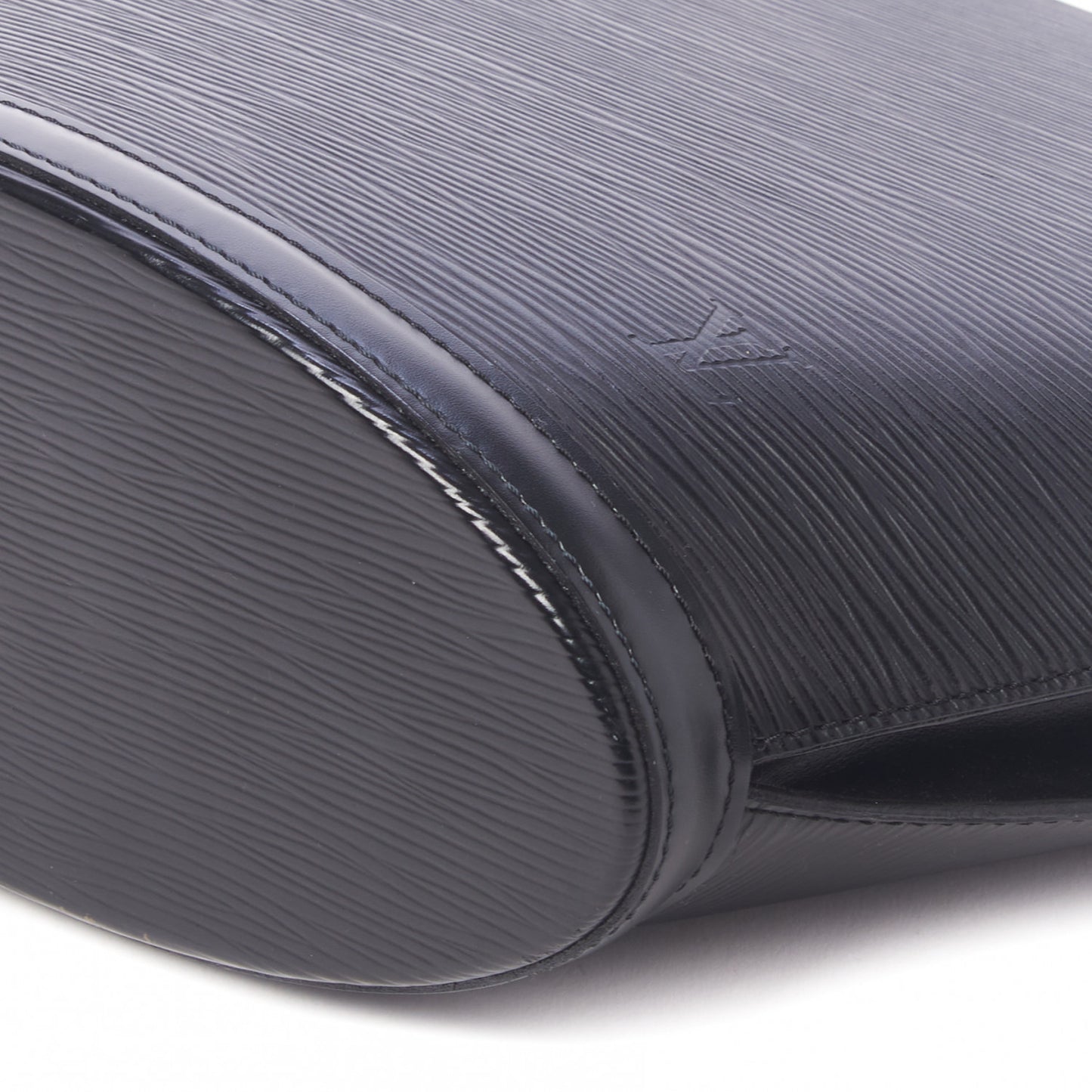 Epi Saint Jacques PM Long Straps Black
