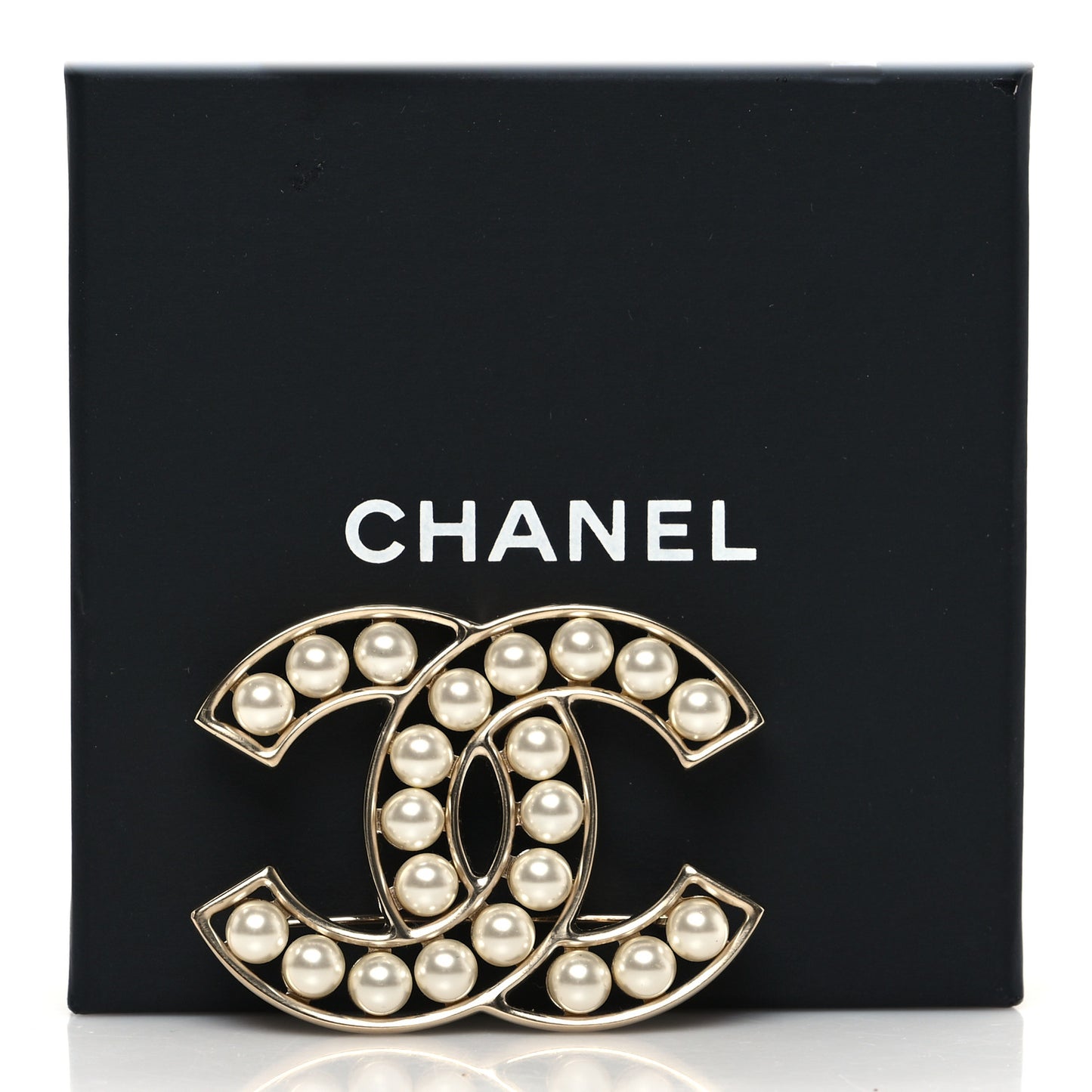 Pearl CC Brooch Light Gold