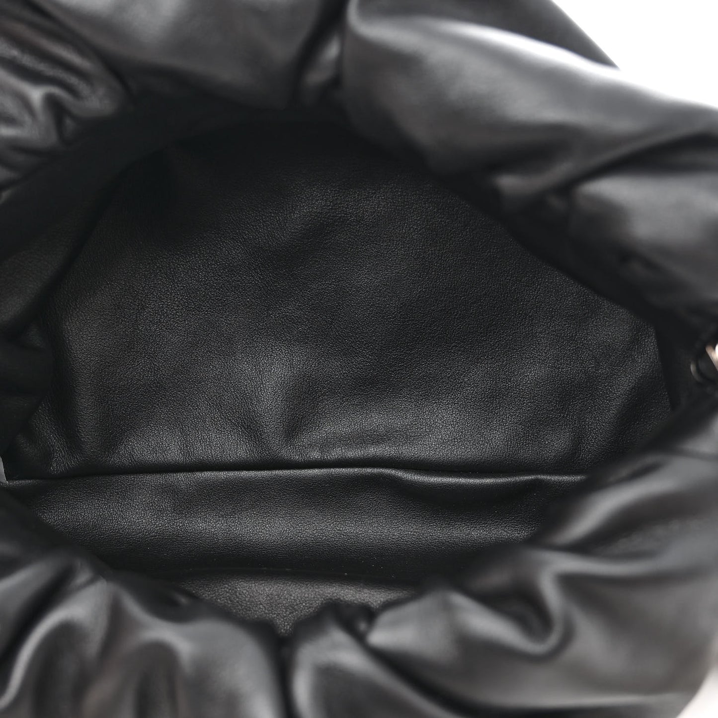 Calfskin The Pouch Chain Black
