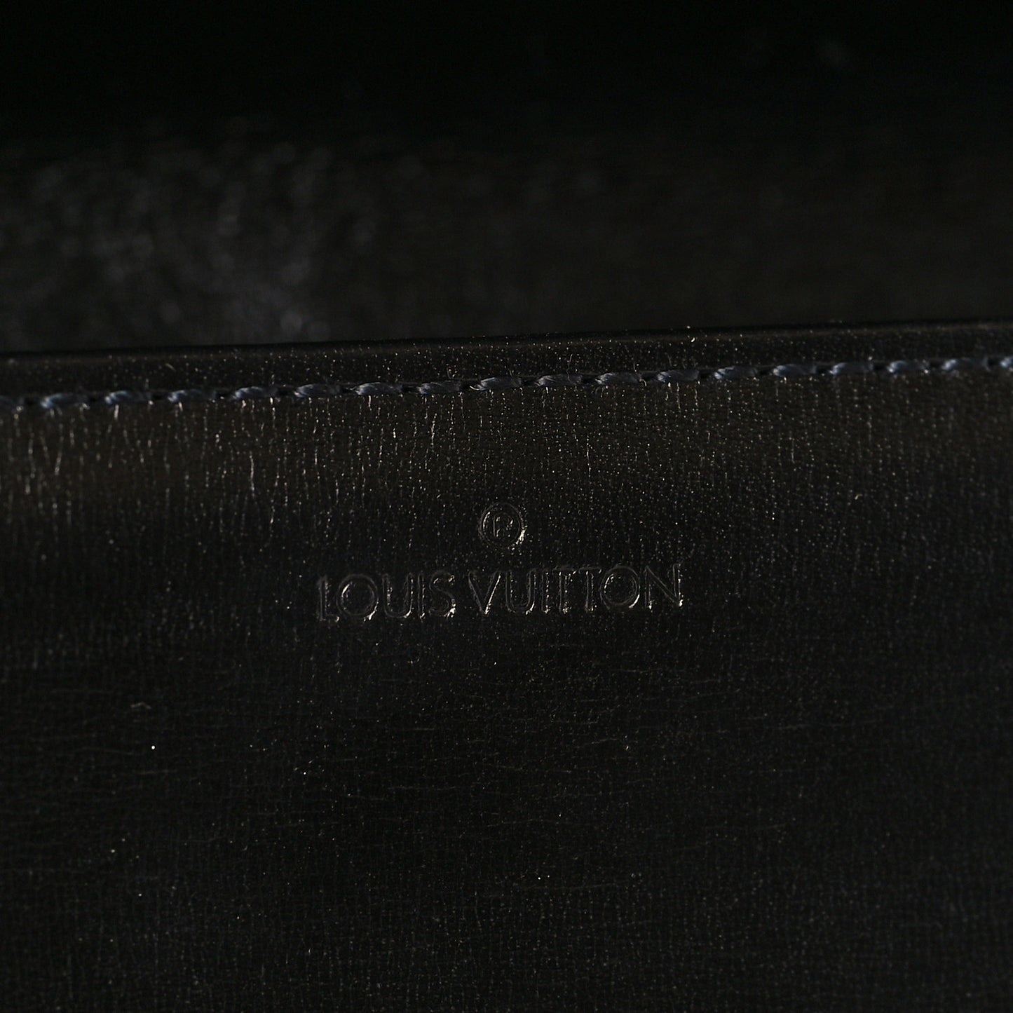 Epi Opera Pochette Egee Clutch Black
